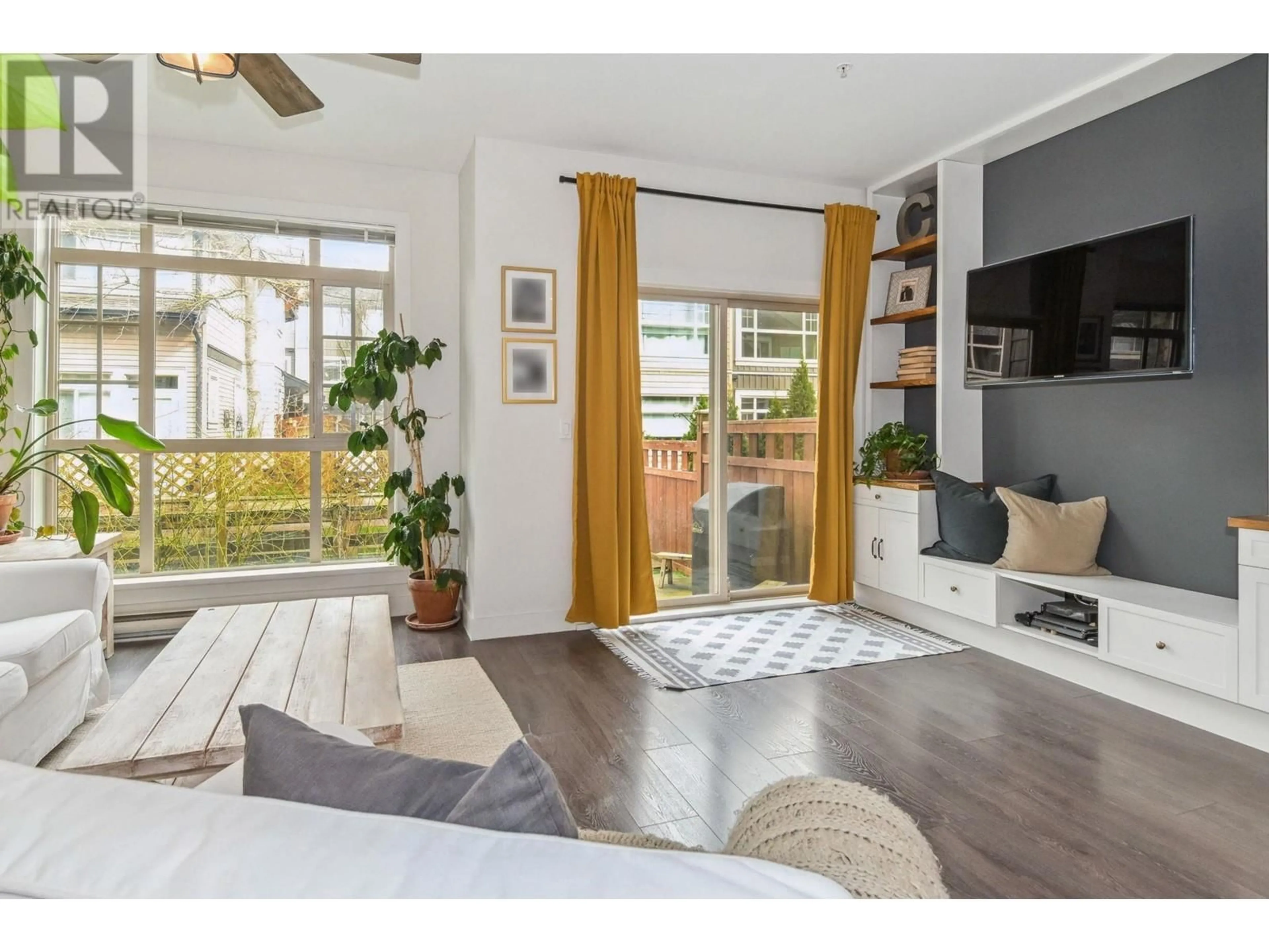 Living room with furniture, wood/laminate floor for 63 - 11305 240 STREET, Maple Ridge British Columbia V2W0J1
