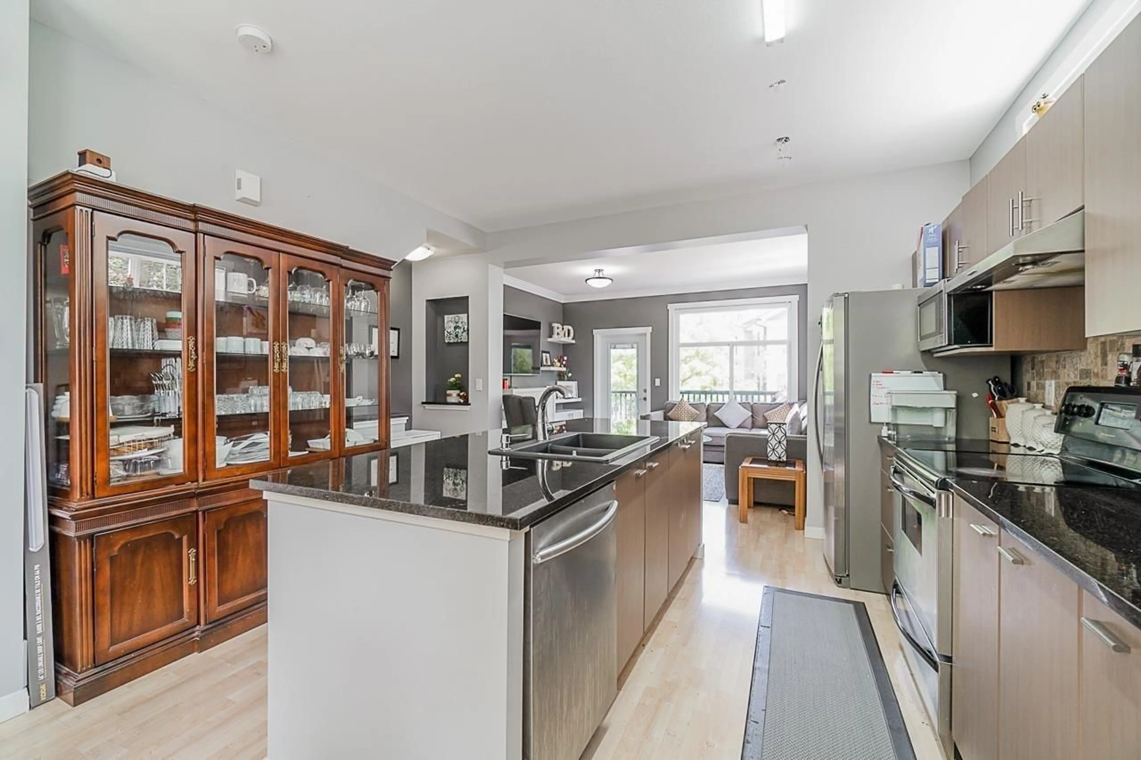 Open concept kitchen, unknown for 88 - 15075 60, Surrey British Columbia V3S1S1