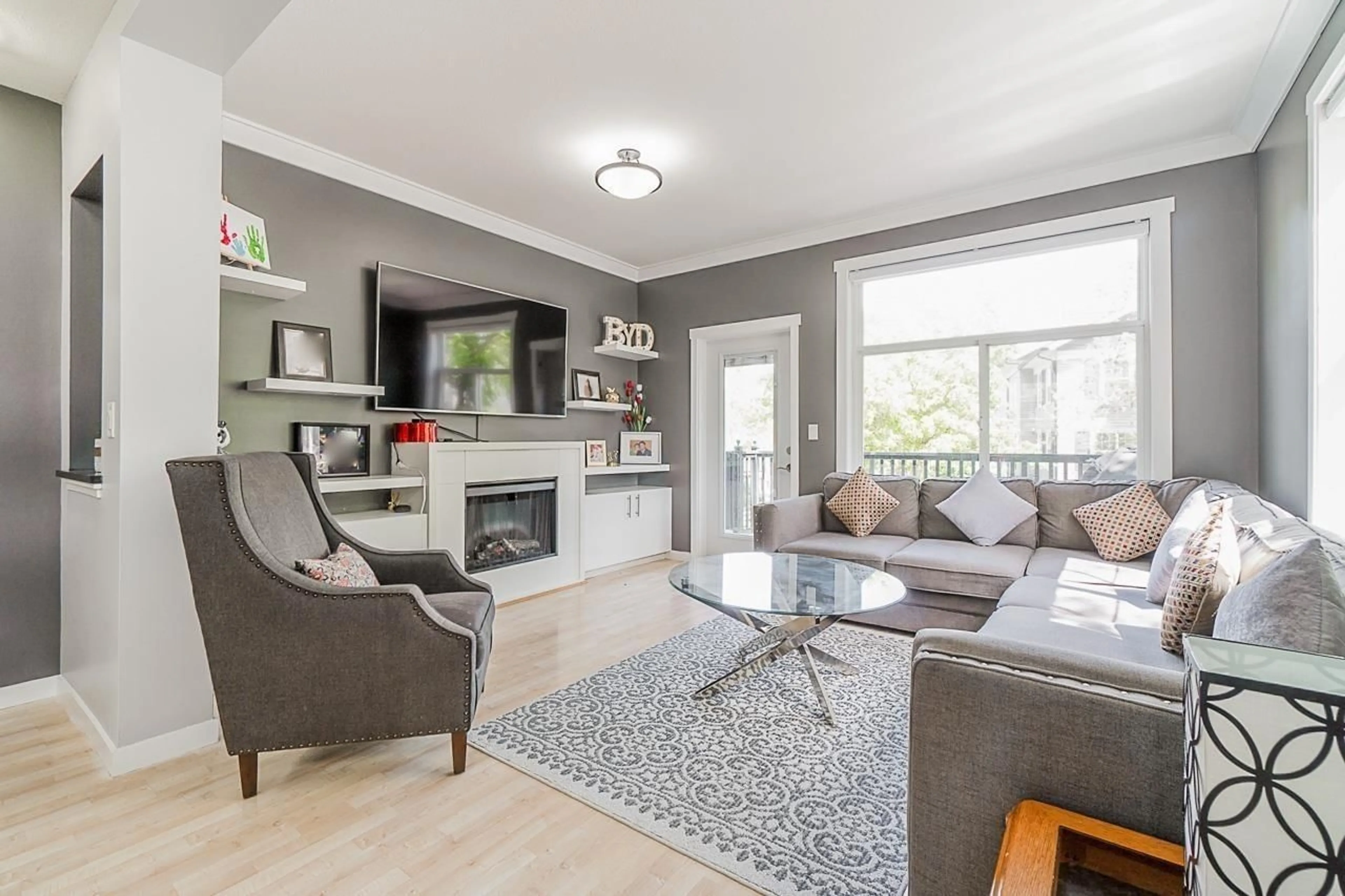Living room with furniture, unknown for 88 - 15075 60, Surrey British Columbia V3S1S1