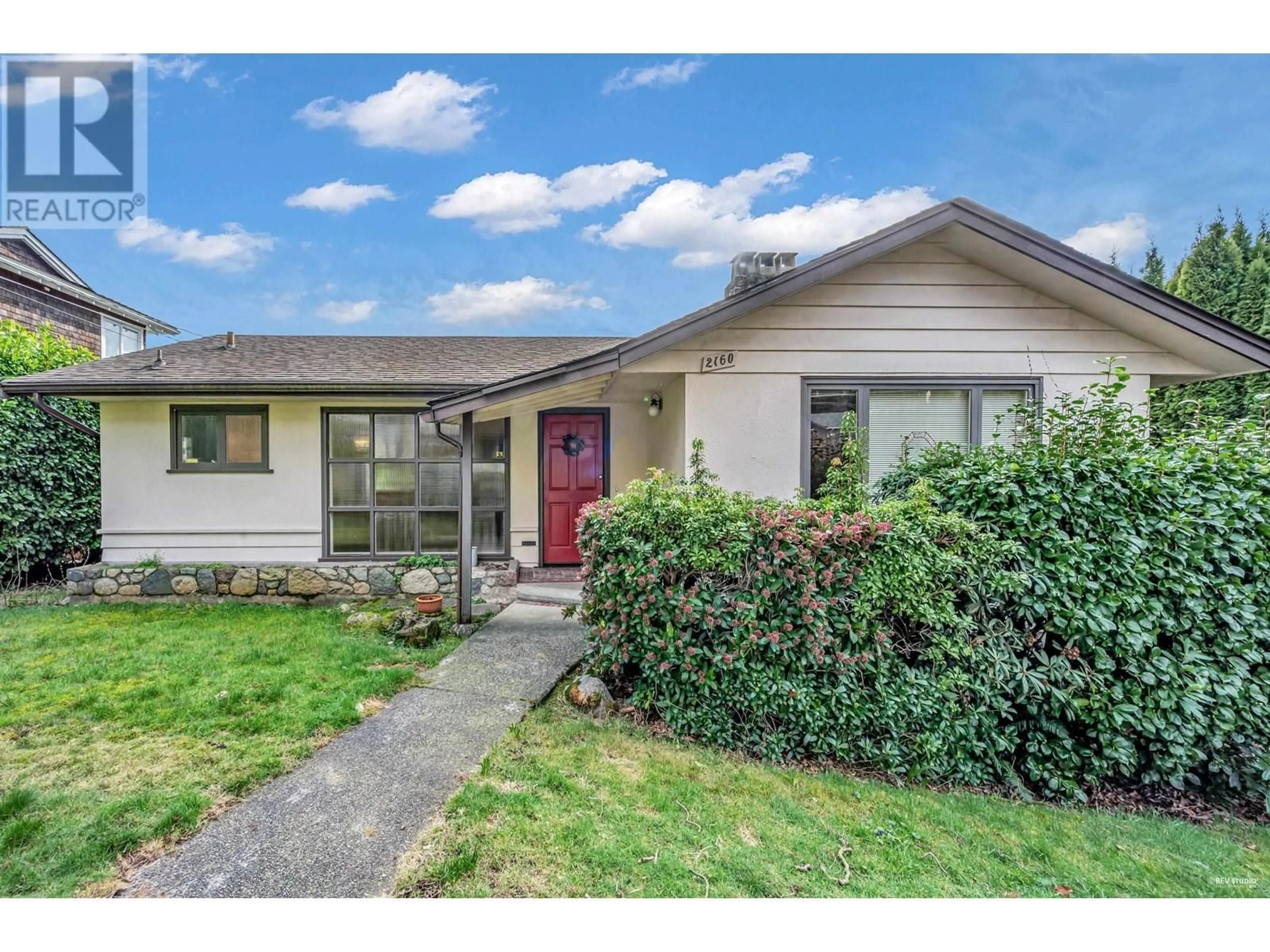 Home with vinyl exterior material, street for 2160 LAWSON AVENUE, West Vancouver British Columbia V7V2E2