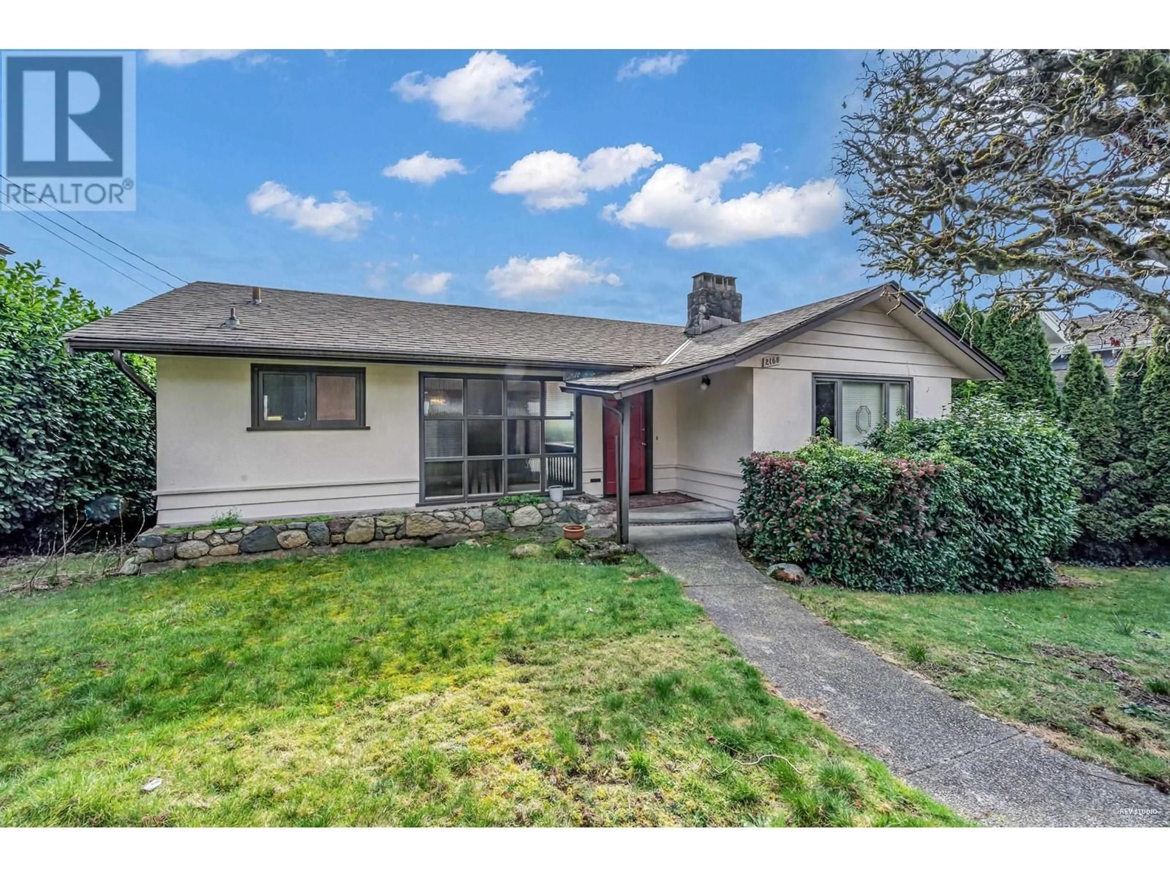 Home with vinyl exterior material, street for 2160 LAWSON AVENUE, West Vancouver British Columbia V7V2E2
