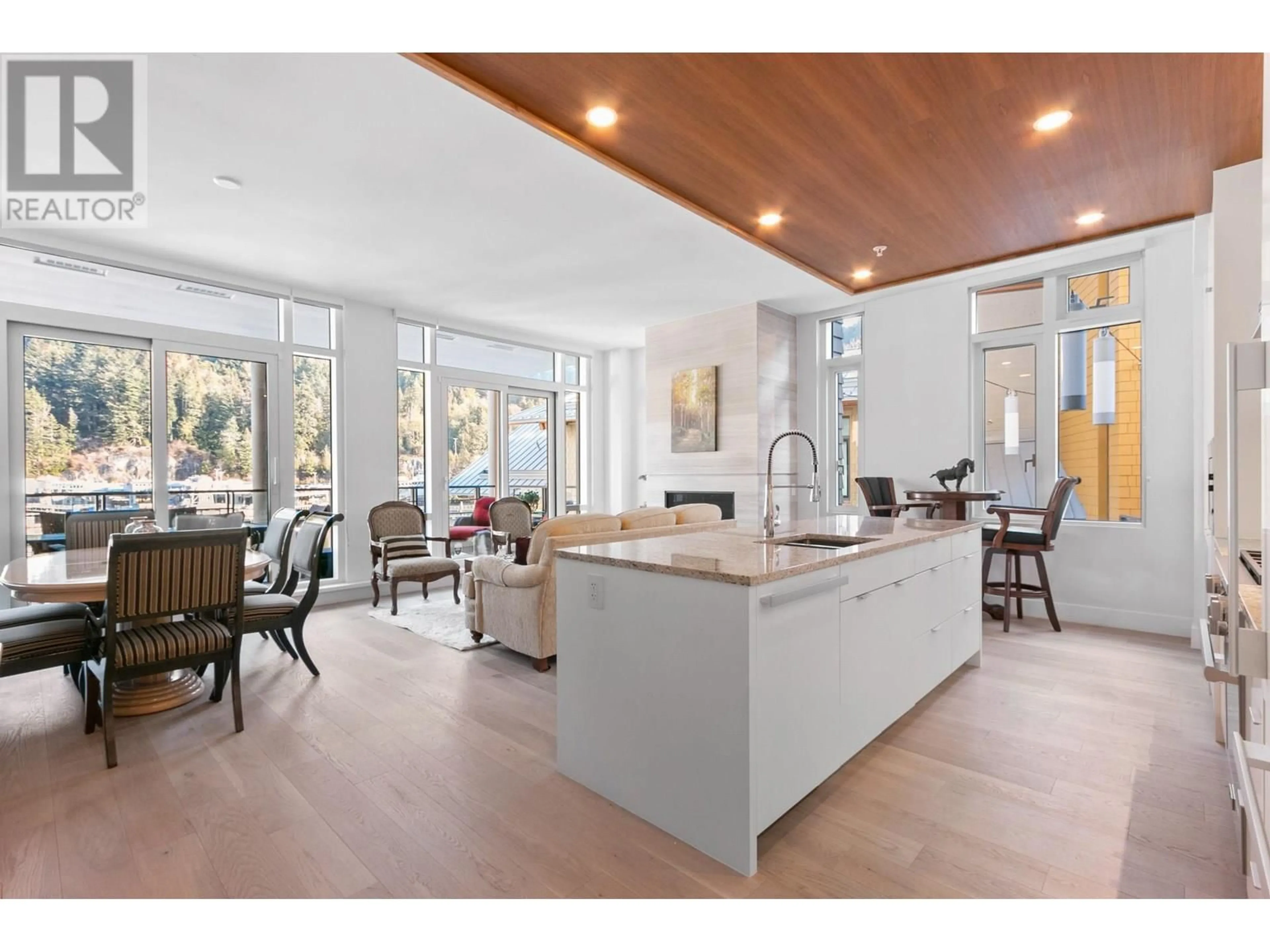 Balcony in the apartment, water/lake/river/ocean view for 303 - 6697 NELSON AVENUE, West Vancouver British Columbia V7W2B2