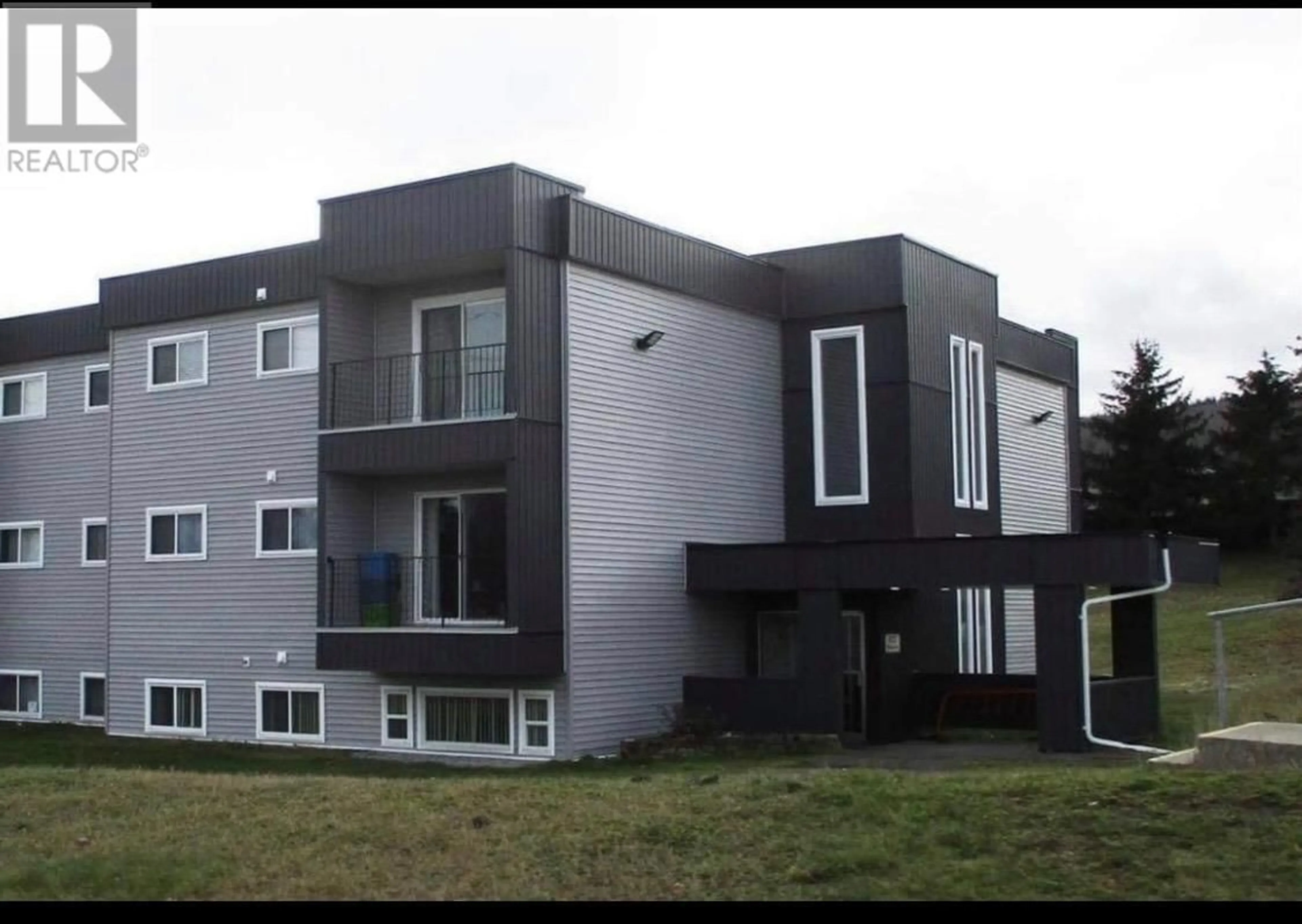 Home with vinyl exterior material, building for 107 - 3777 MASSEY DRIVE, Prince George British Columbia V2N4J6