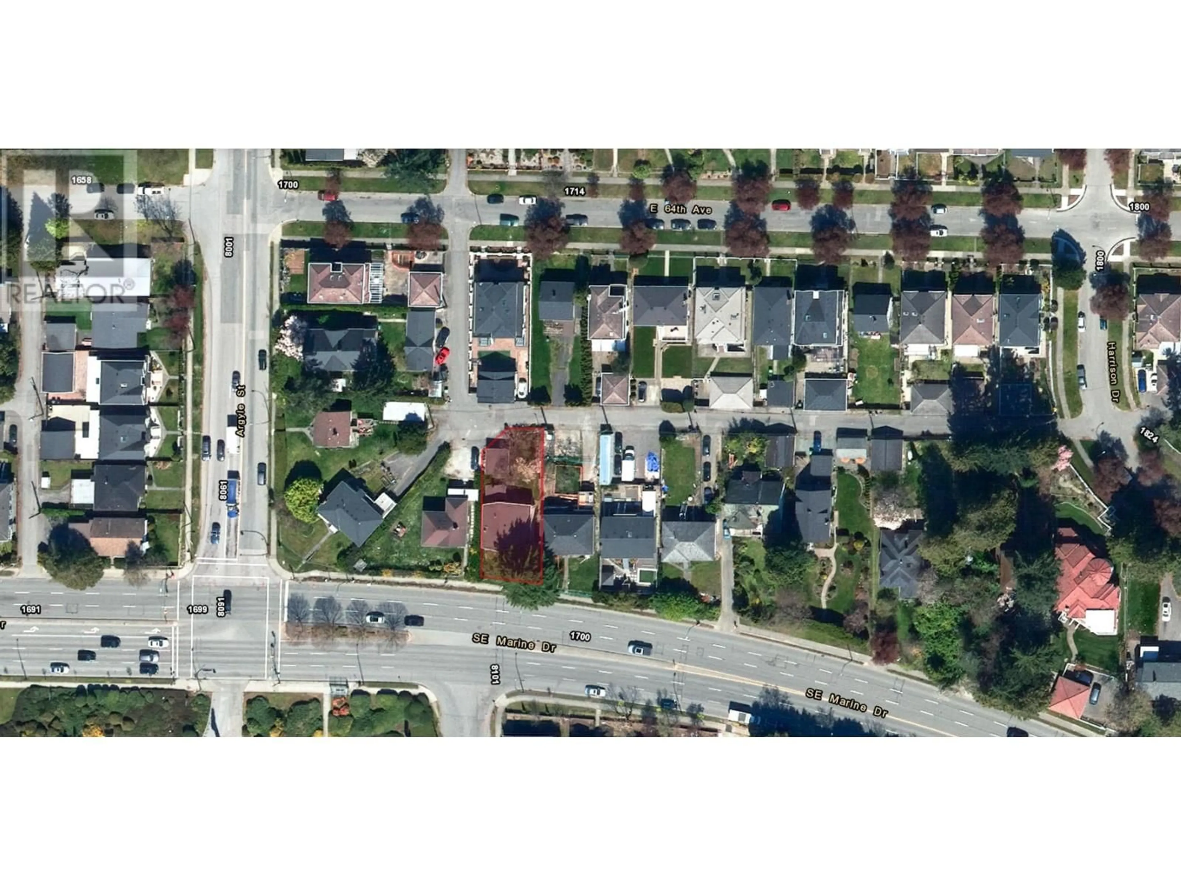 A pic from outside/outdoor area/front of a property/back of a property/a pic from drone, street for 1727 MARINE DRIVE, Vancouver British Columbia V5P2R7