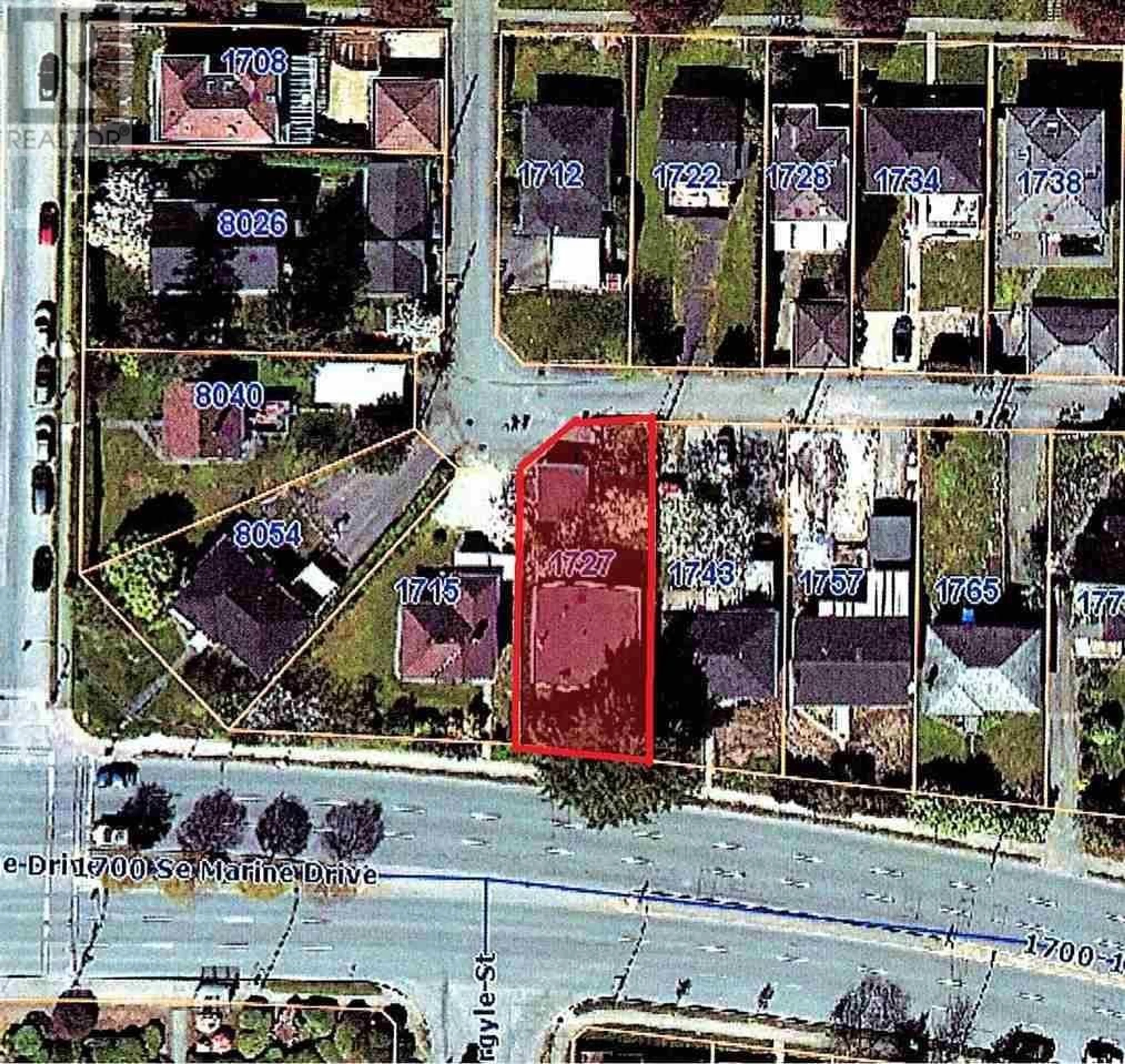 A pic from outside/outdoor area/front of a property/back of a property/a pic from drone, street for 1727 MARINE DRIVE, Vancouver British Columbia V5P2R7