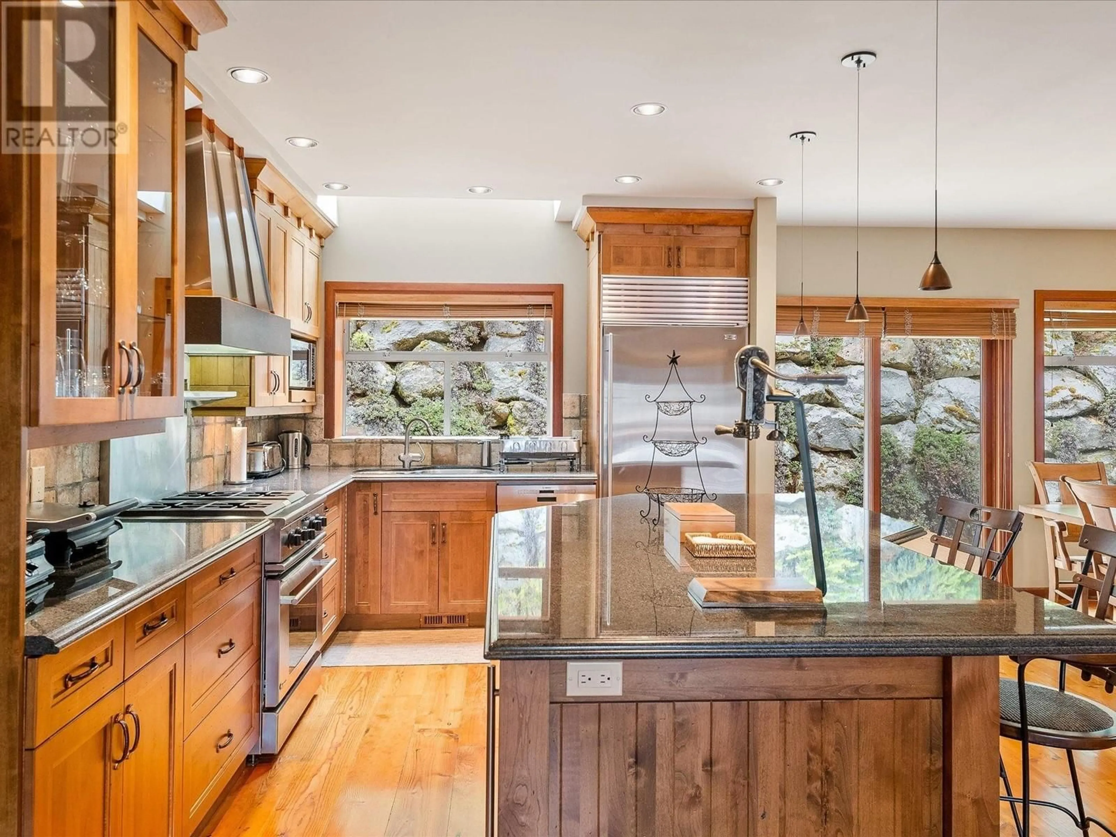 Rustic kitchen, wood/laminate floor for 21 - 4501 BLACKCOMB WAY, Whistler British Columbia V0N1B4