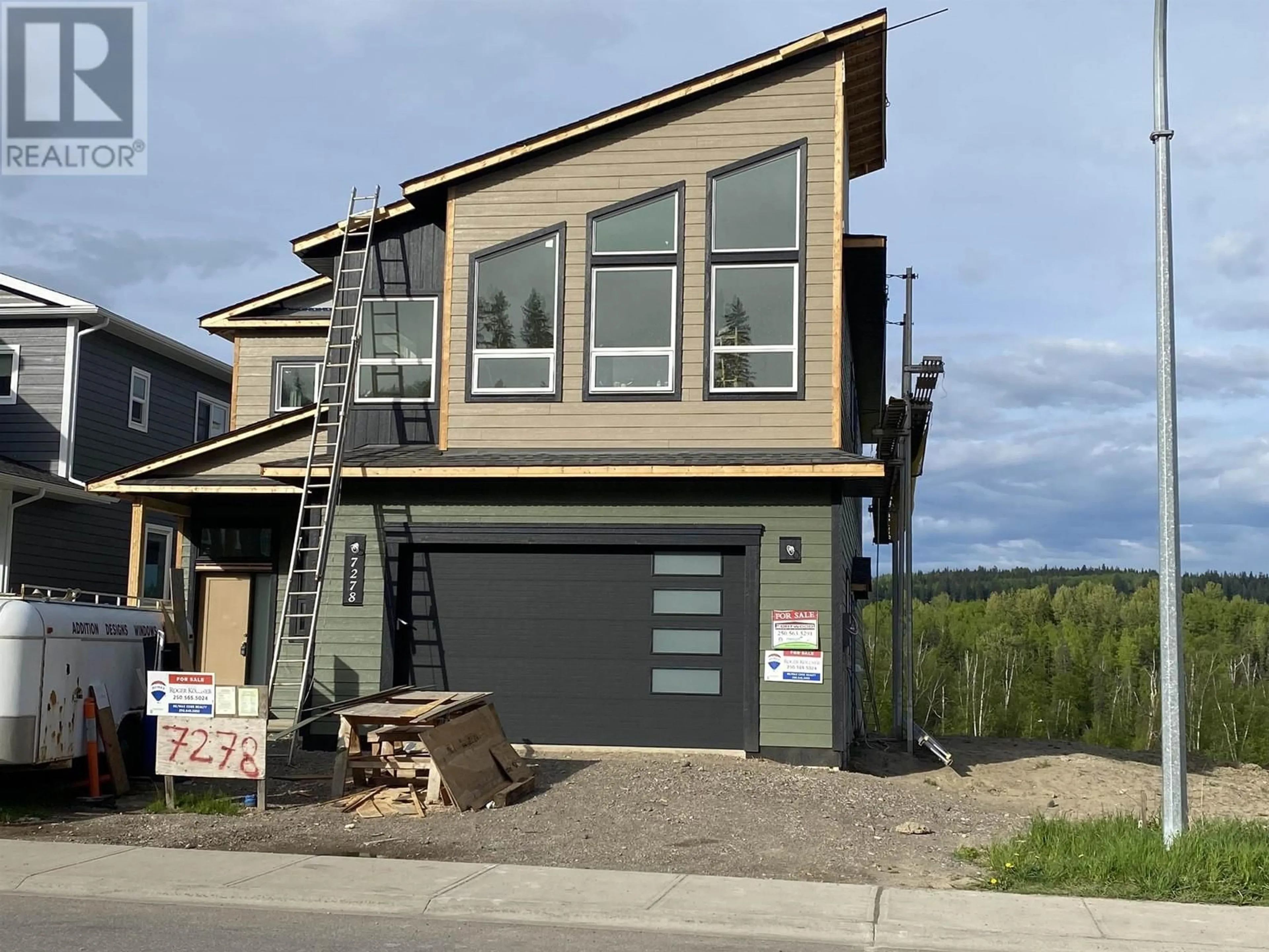 Home with vinyl exterior material, street for 7278 FOXRIDGE AVENUE, Prince George British Columbia V2N0H2