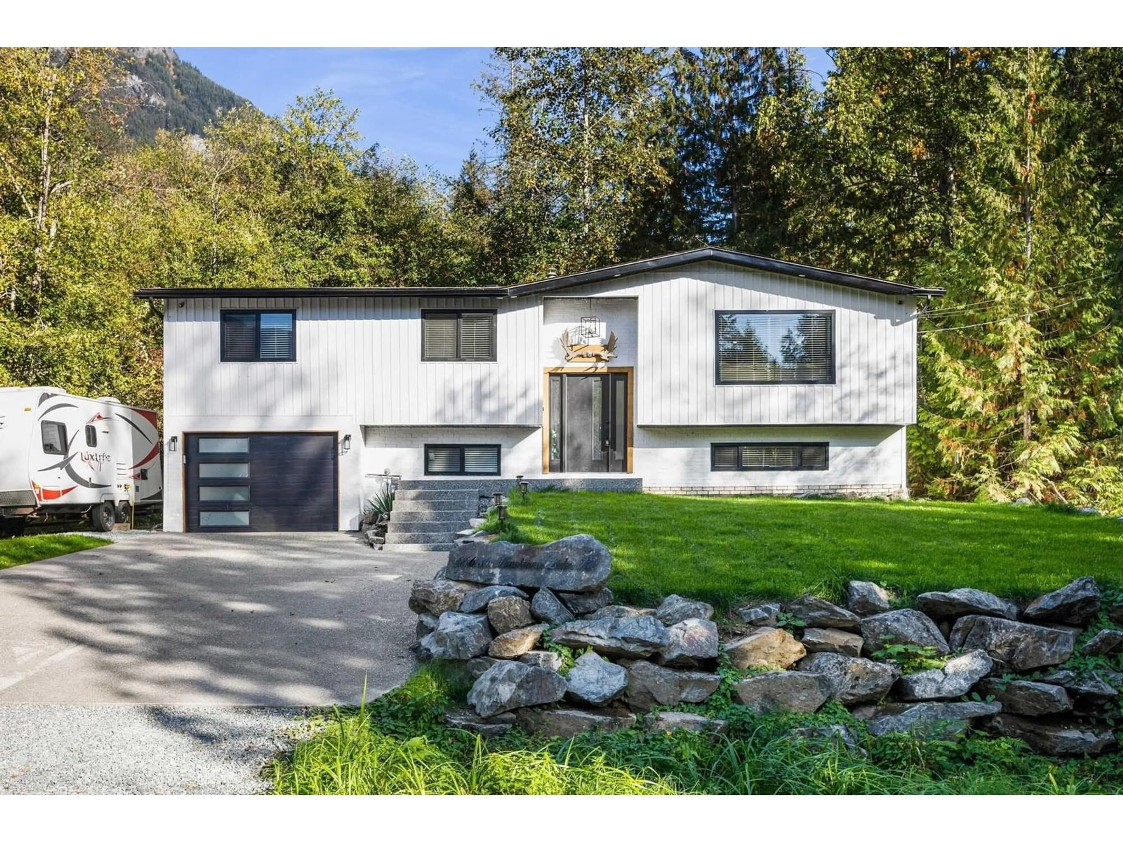 Home with vinyl exterior material, street for 66686 KAWKAWA LAKE ROAD, Hope British Columbia V0X1L1