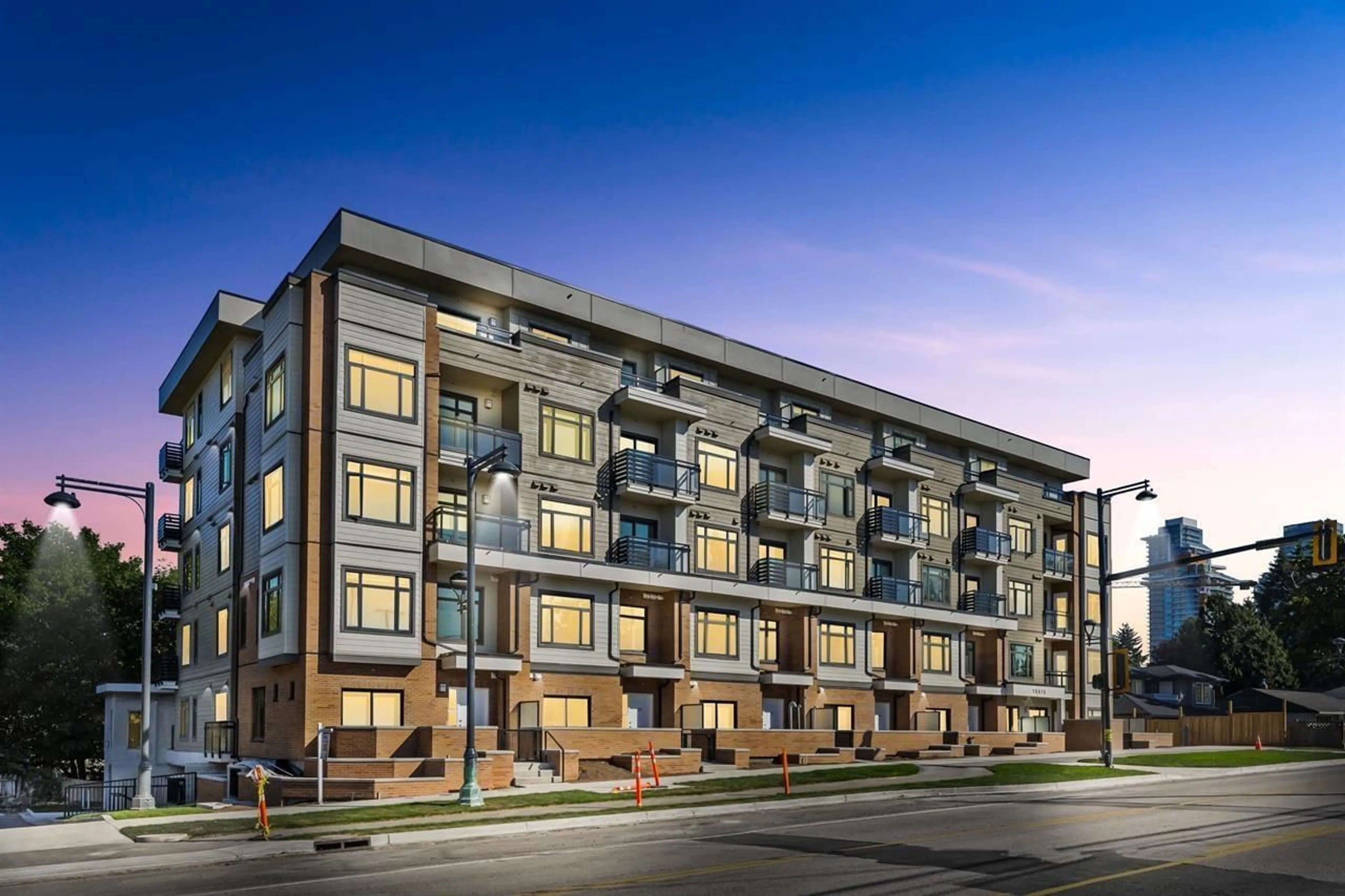 Patio, building for 213 - 10616 132, Surrey British Columbia V3T0T3