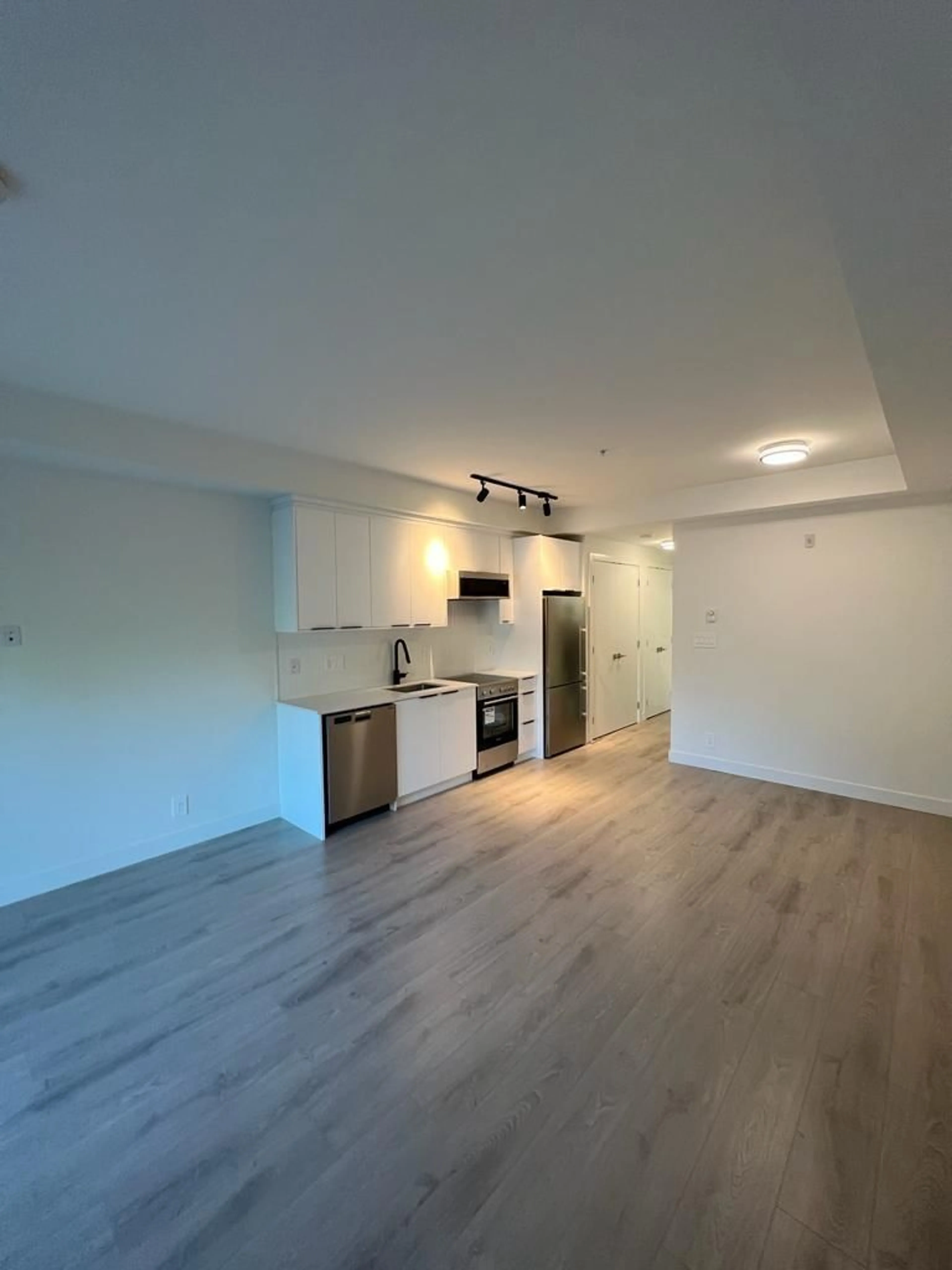 A pic of a room for 213 - 10616 132, Surrey British Columbia V3T0T3