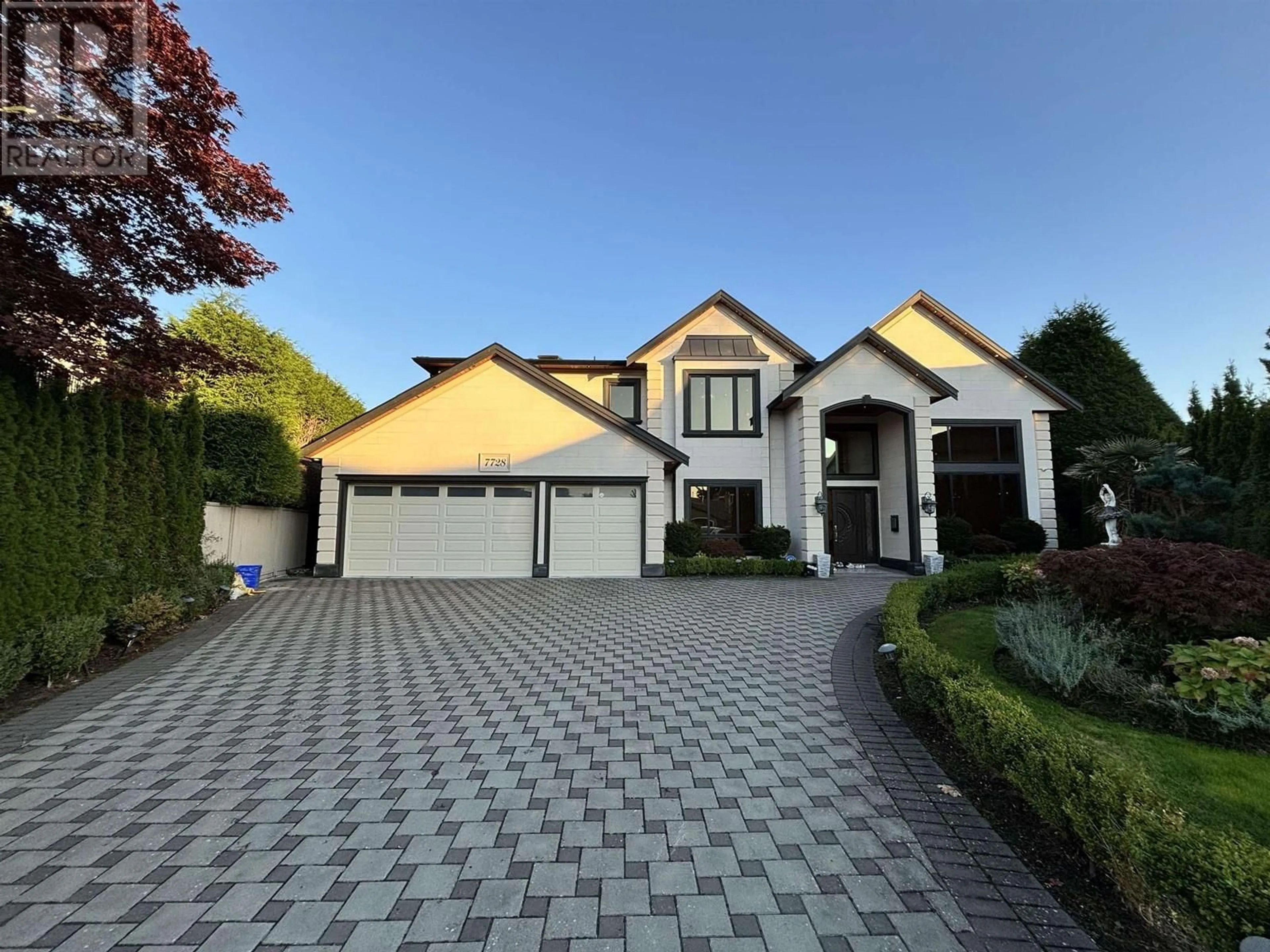 Home with vinyl exterior material, street for 7728 ALOUETTE COURT, Richmond British Columbia V7A1S2