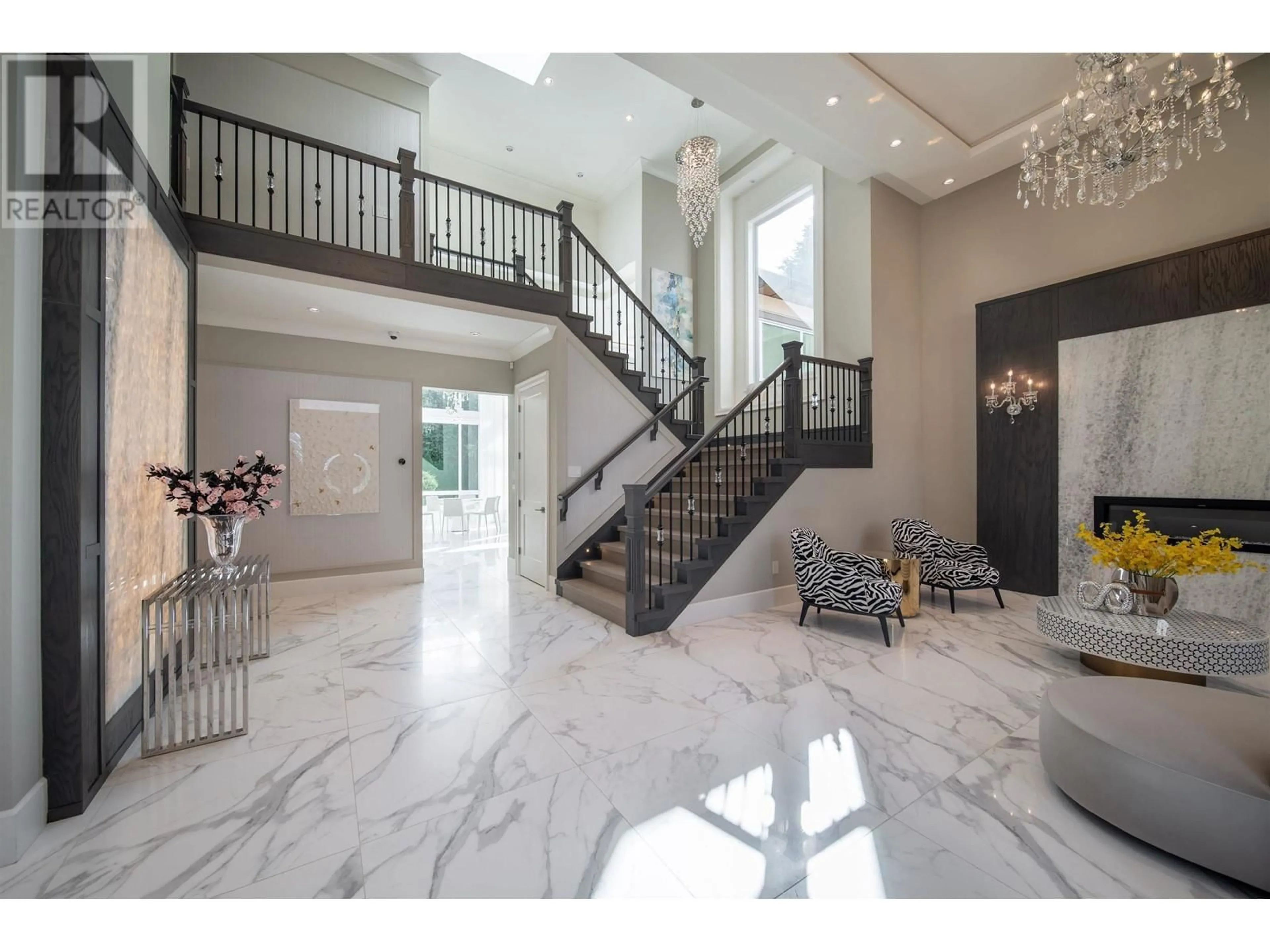Indoor foyer for 7728 ALOUETTE COURT, Richmond British Columbia V7A1S2
