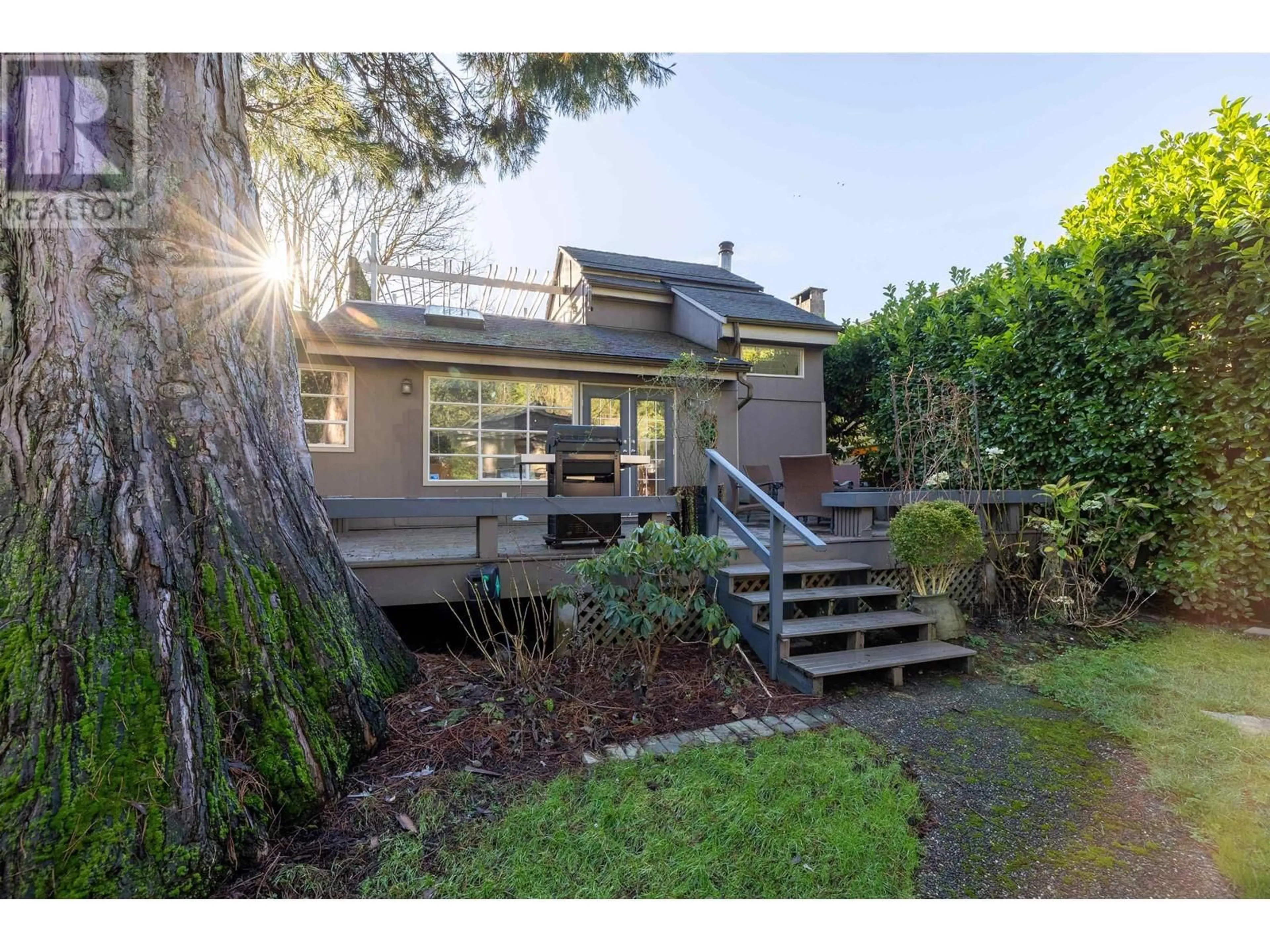 A pic from outside/outdoor area/front of a property/back of a property/a pic from drone, street for 1546 HOPE ROAD, North Vancouver British Columbia V7P1W9