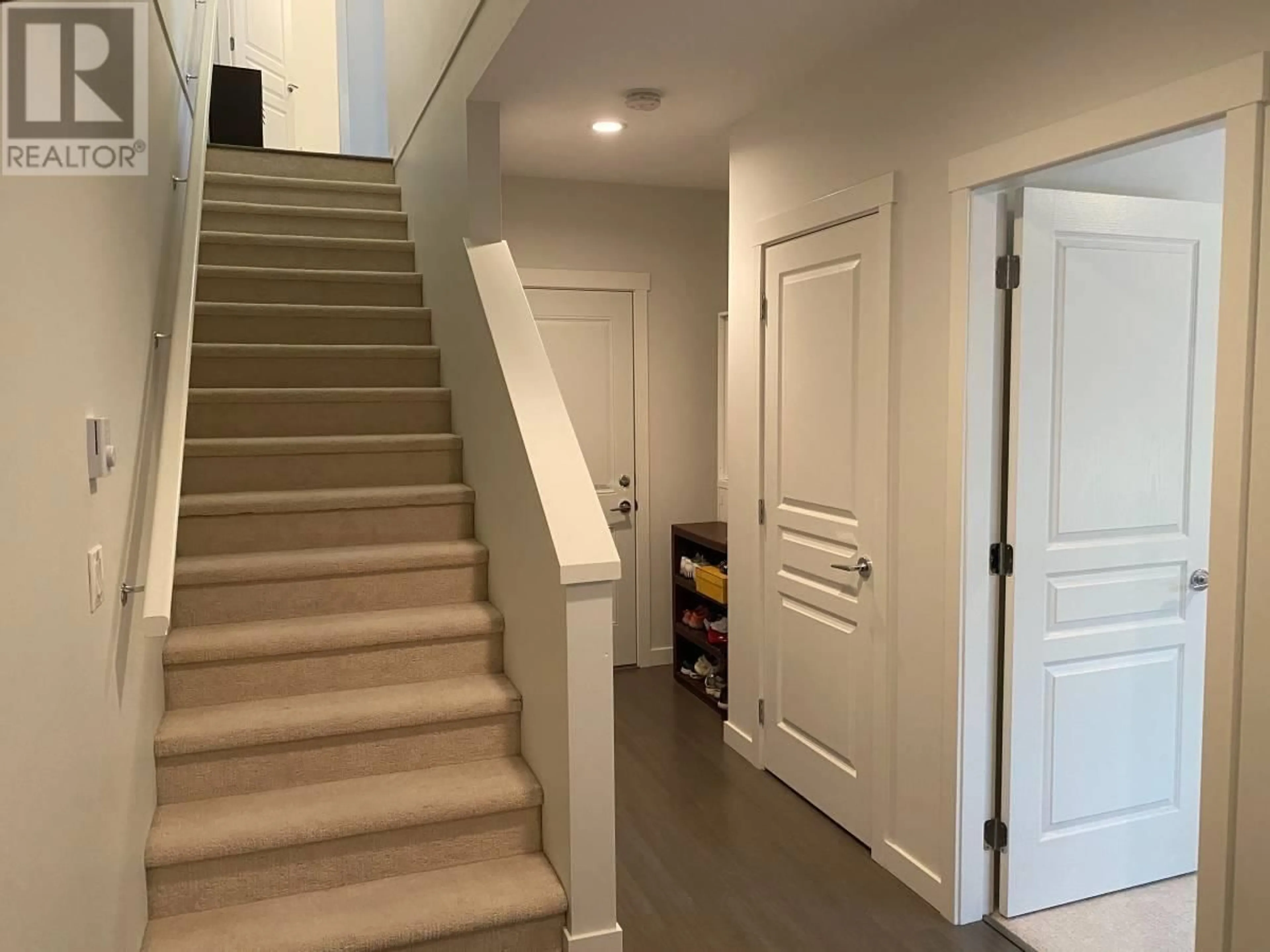Indoor entryway for 48 - 10388 NO. 2 ROAD, Richmond British Columbia V7E0B9