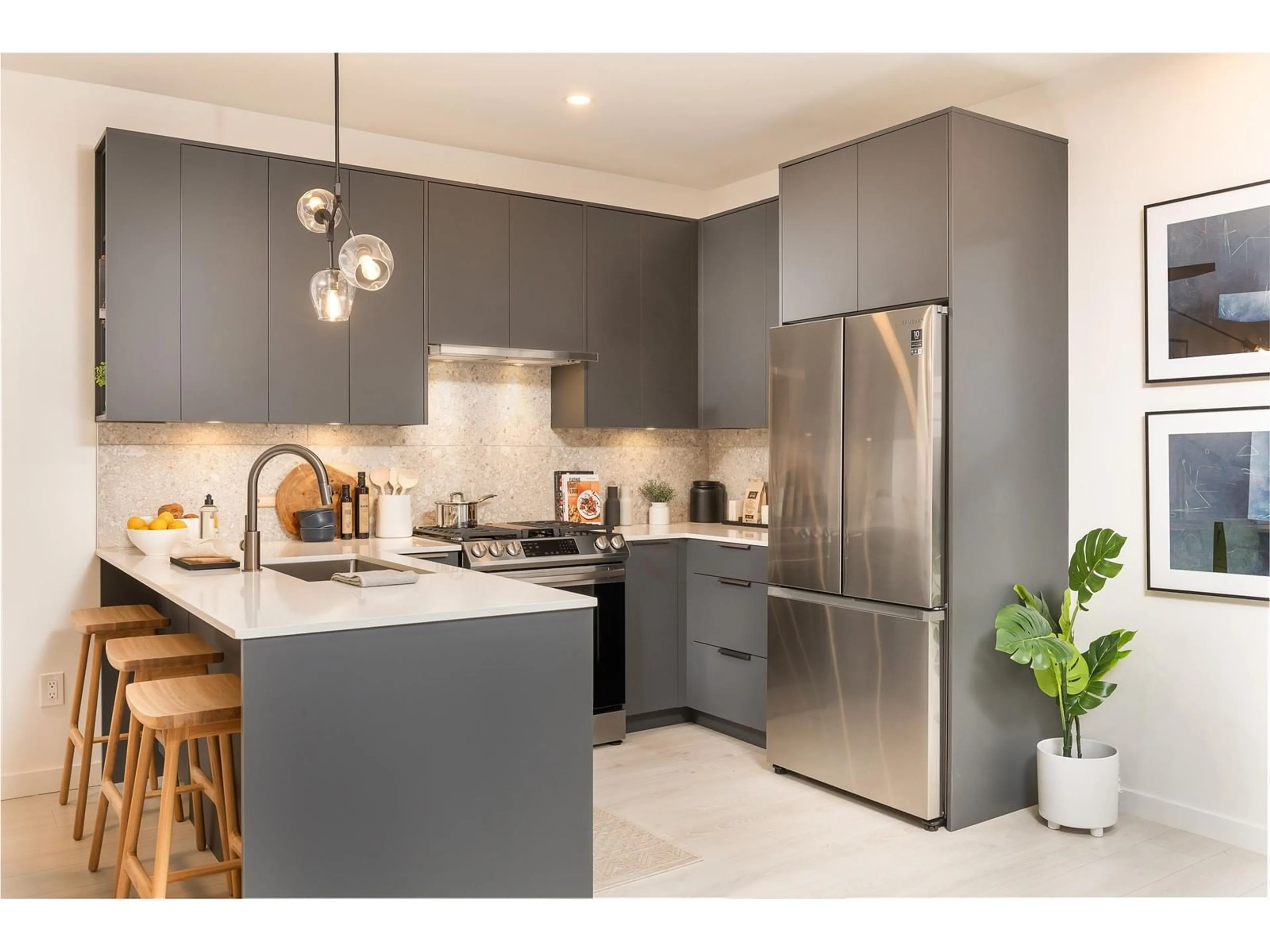Contemporary kitchen, unknown for 609 - 7936 206, Langley British Columbia V2Y1X6