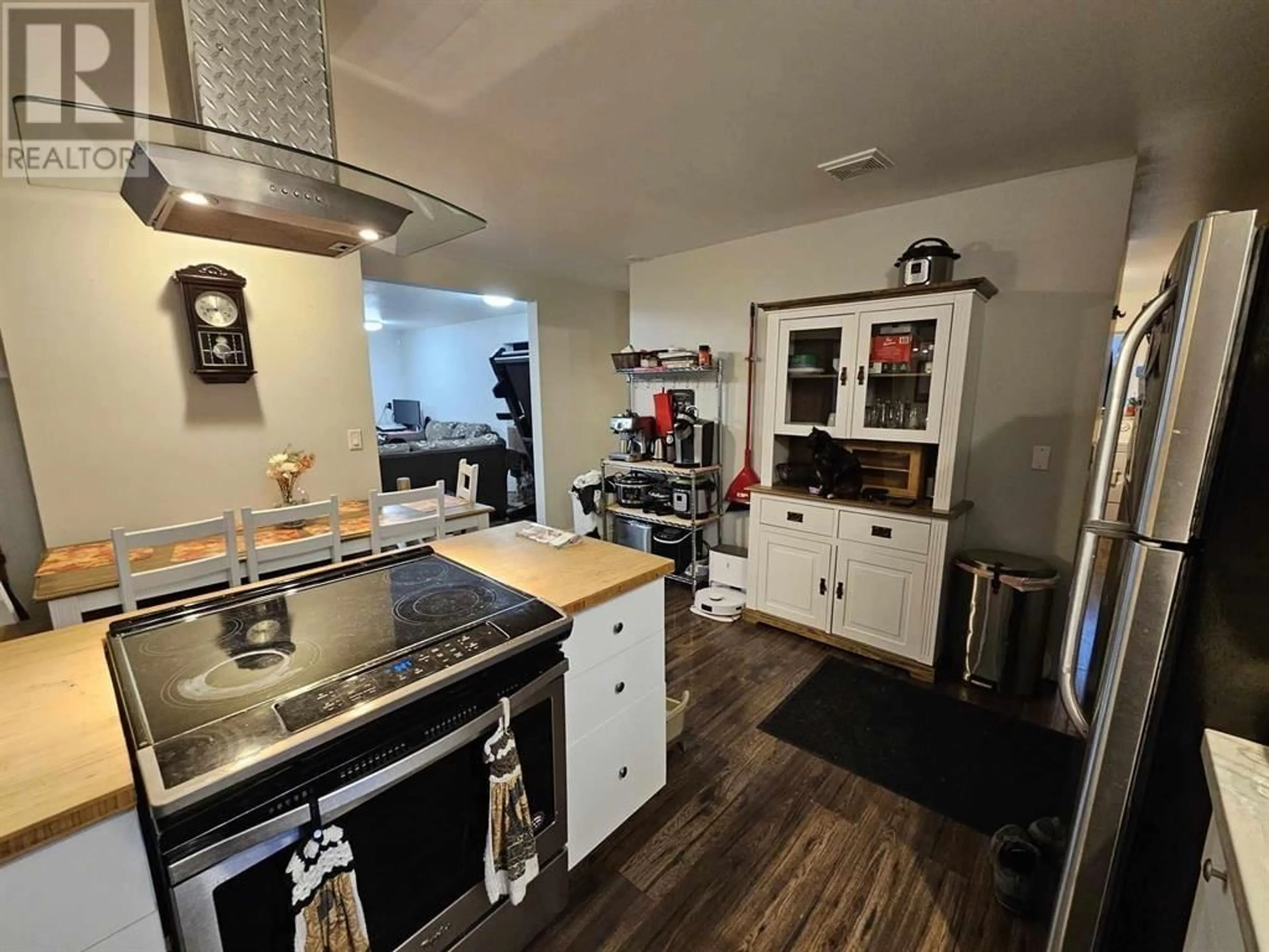 Open concept kitchen, unknown for 718 NORTH NECHAKO ROAD, Prince George British Columbia V2K1A1