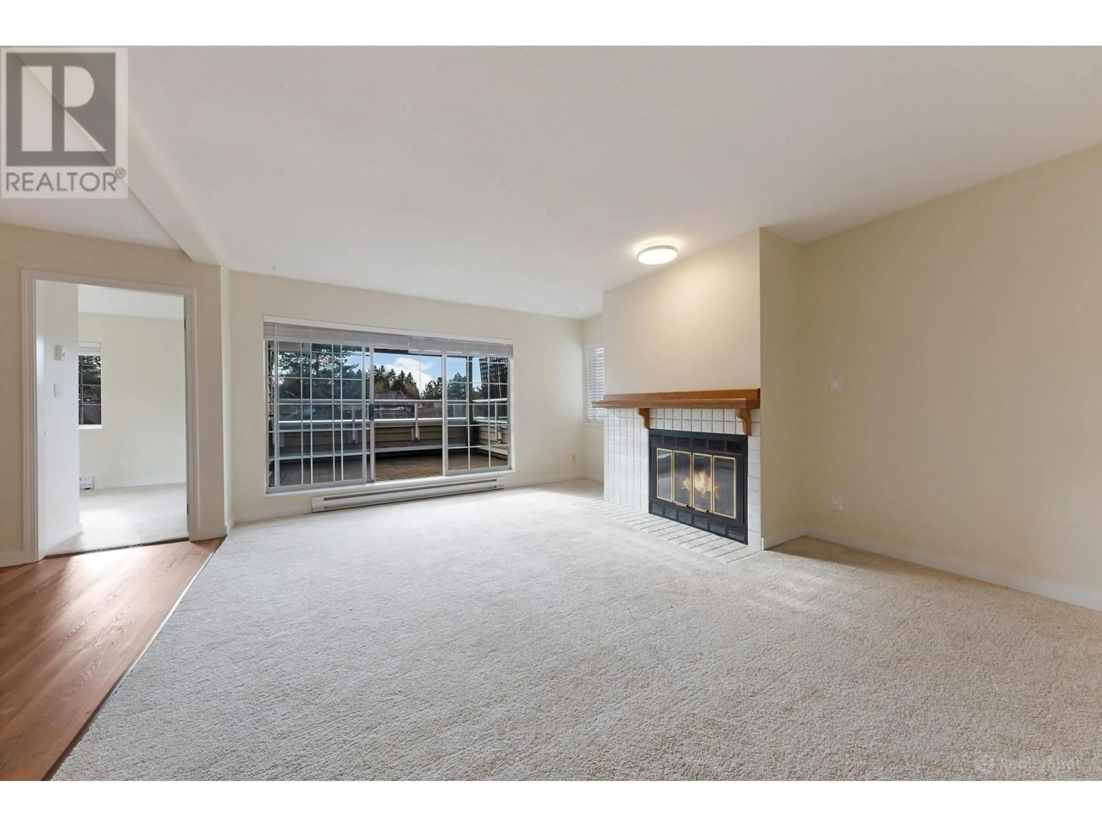 Unknown for 301 - 3421 CURLE AVENUE, Burnaby British Columbia V5G4P4