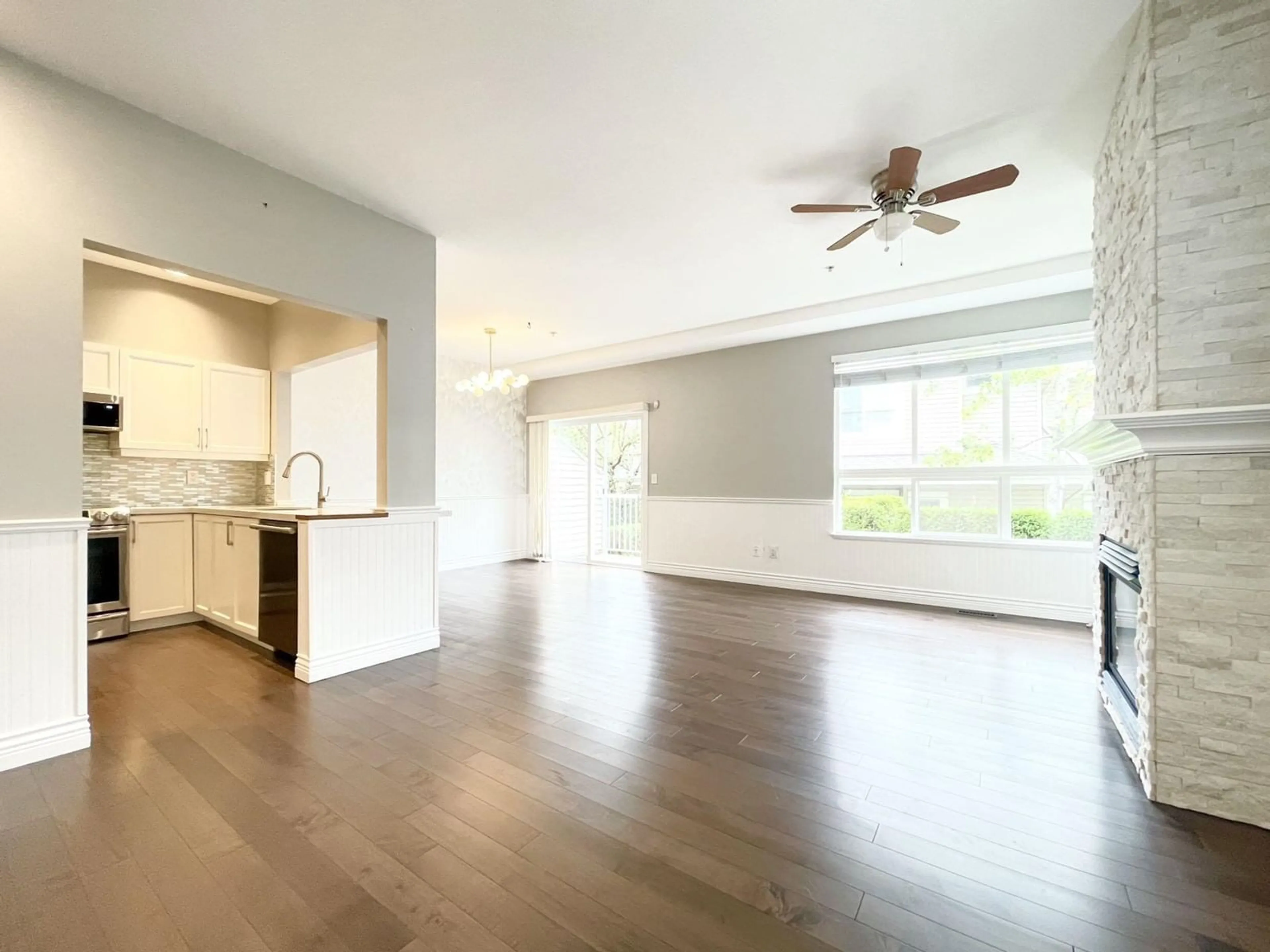 Open concept kitchen, unknown for 24 - 8568 209, Langley British Columbia V1M4C4