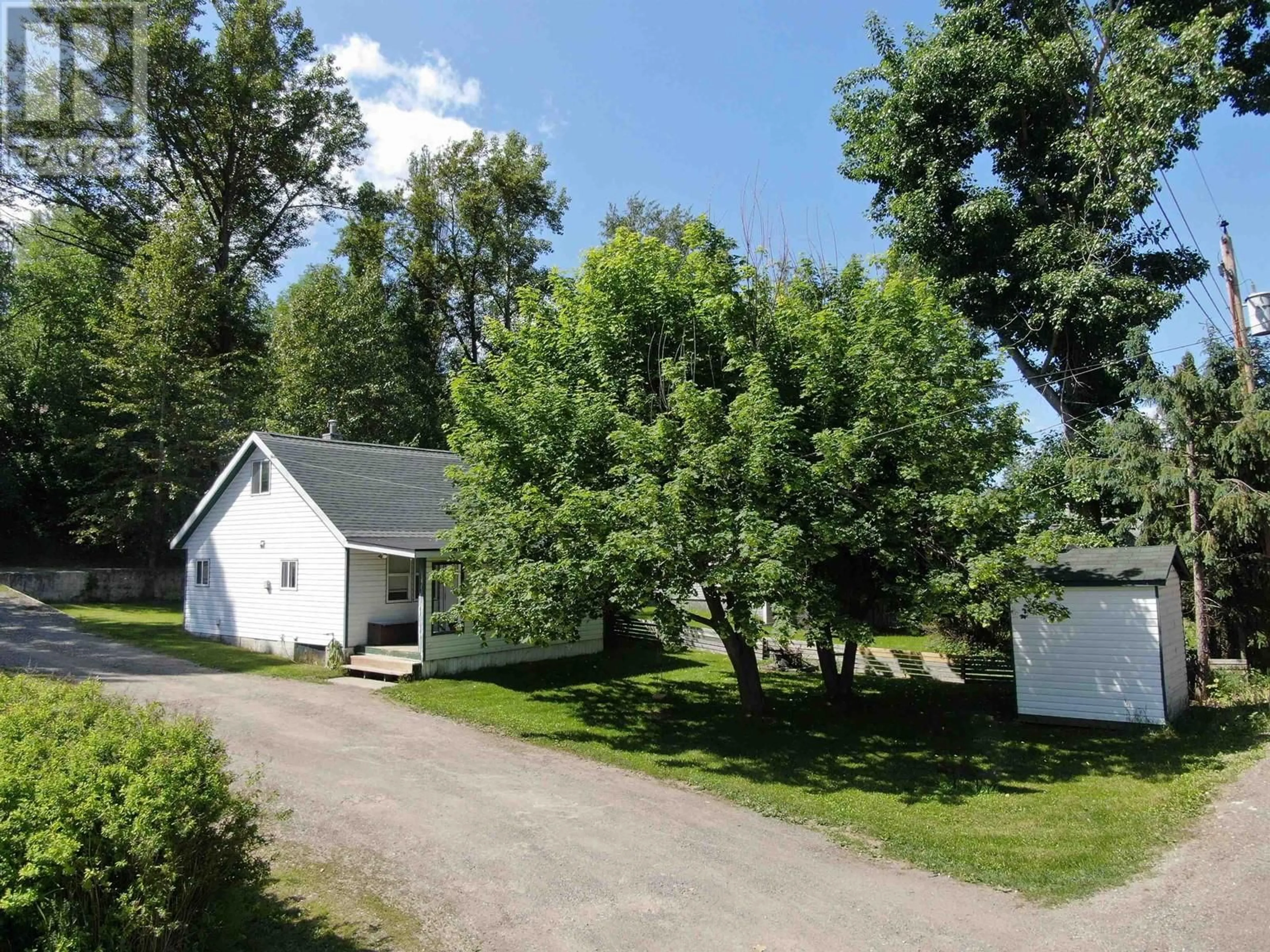 A pic from outside/outdoor area/front of a property/back of a property/a pic from drone, street for 450 EDKINS STREET, Quesnel British Columbia V2J1X8