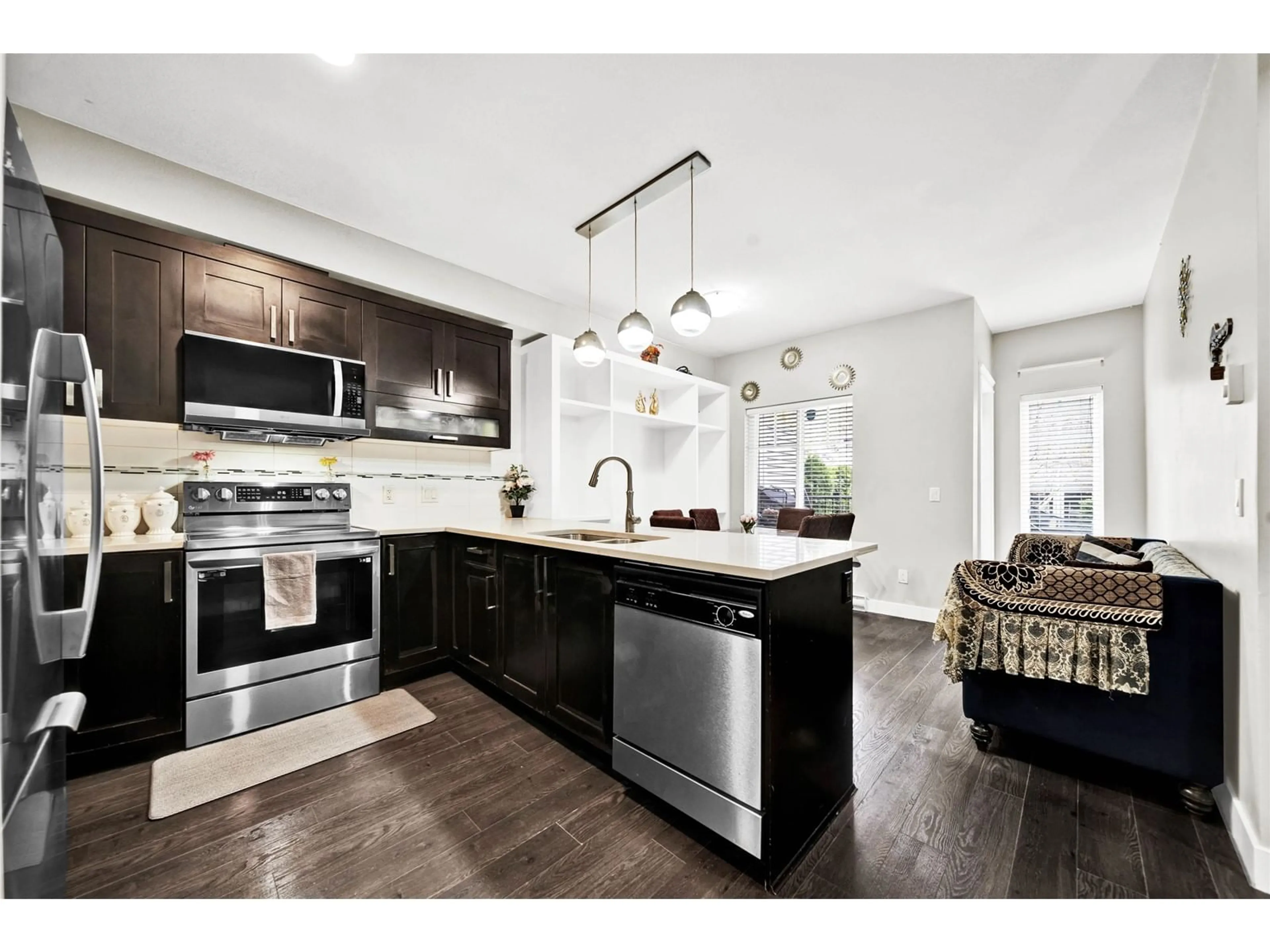 Open concept kitchen, unknown for 15 - 13864 HYLAND, Surrey British Columbia V3W2C3