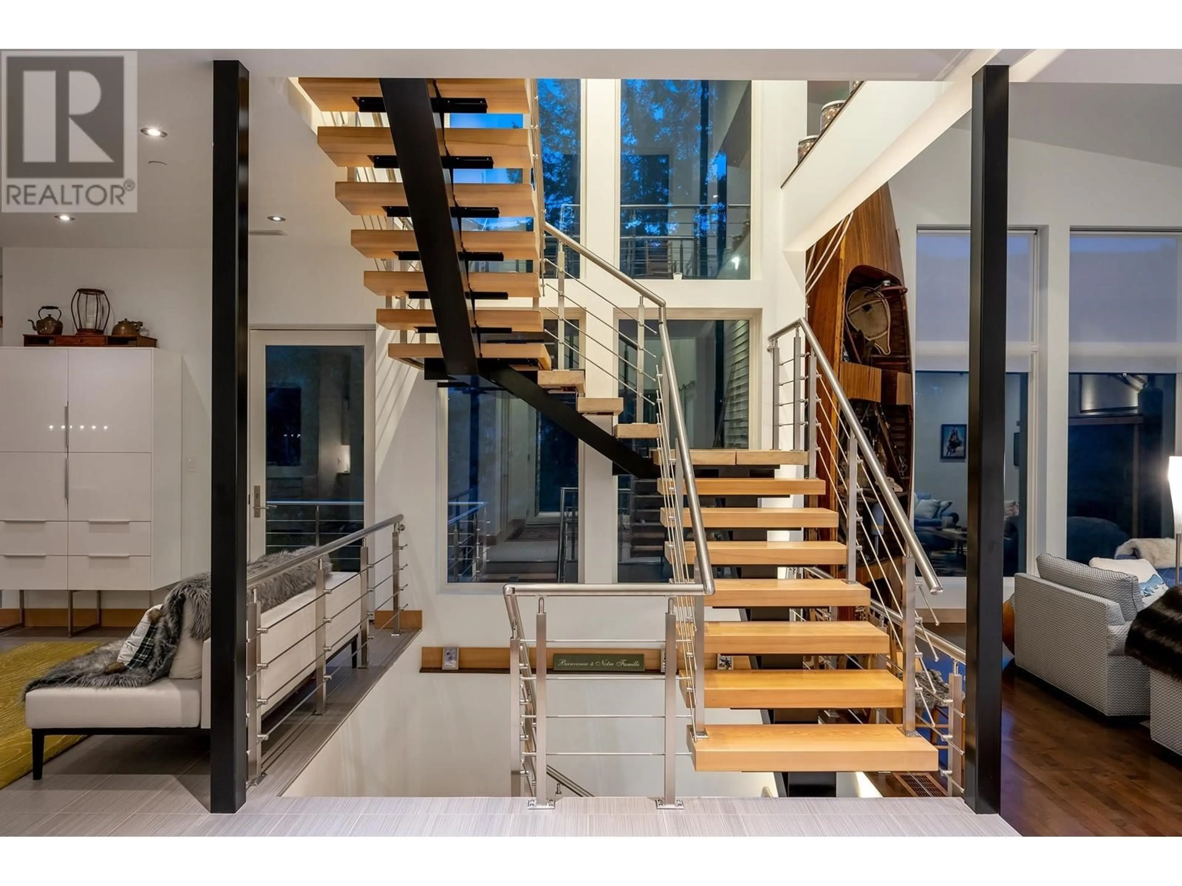 Indoor foyer for 5221 JORDAN LANE, Whistler British Columbia V8E1J5