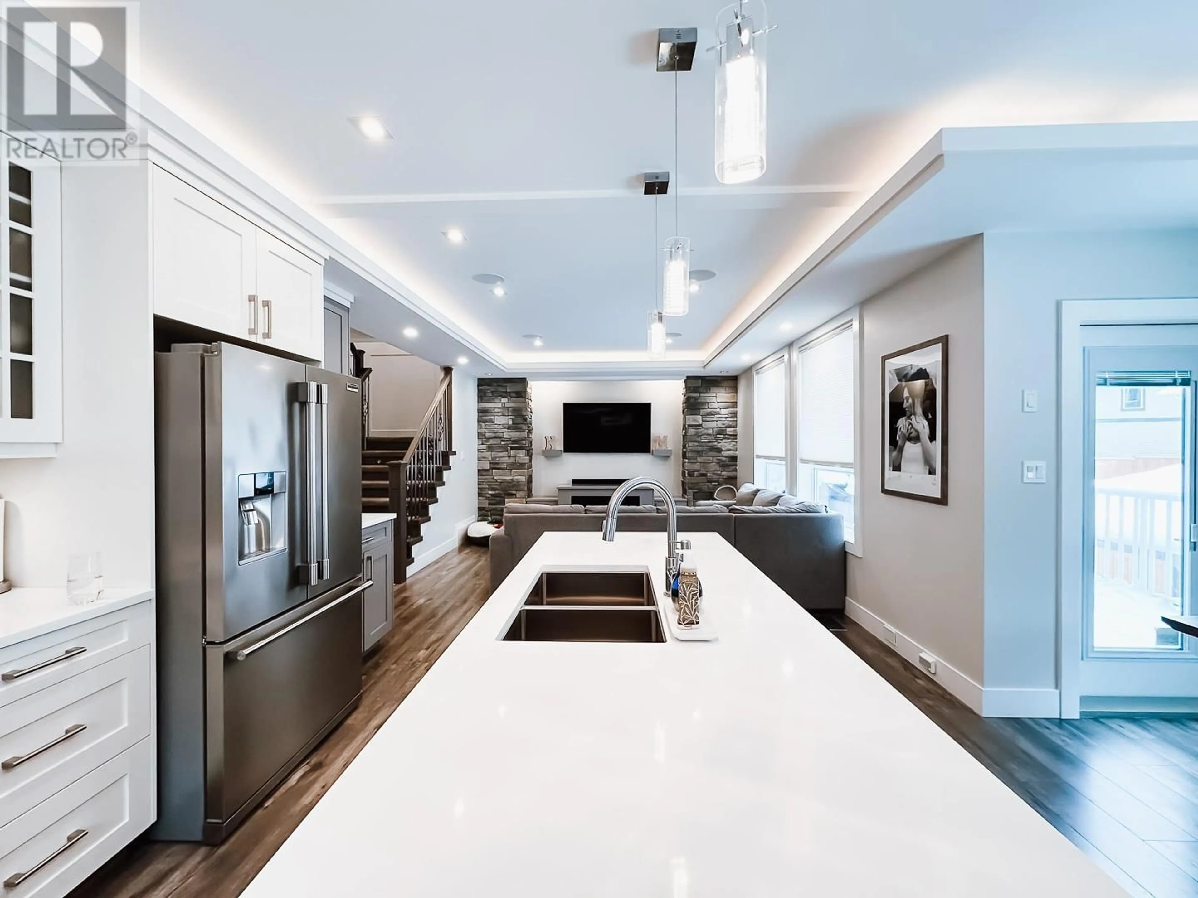 Contemporary kitchen, unknown for 3922 AREND DRIVE, Prince George British Columbia V2K0B1