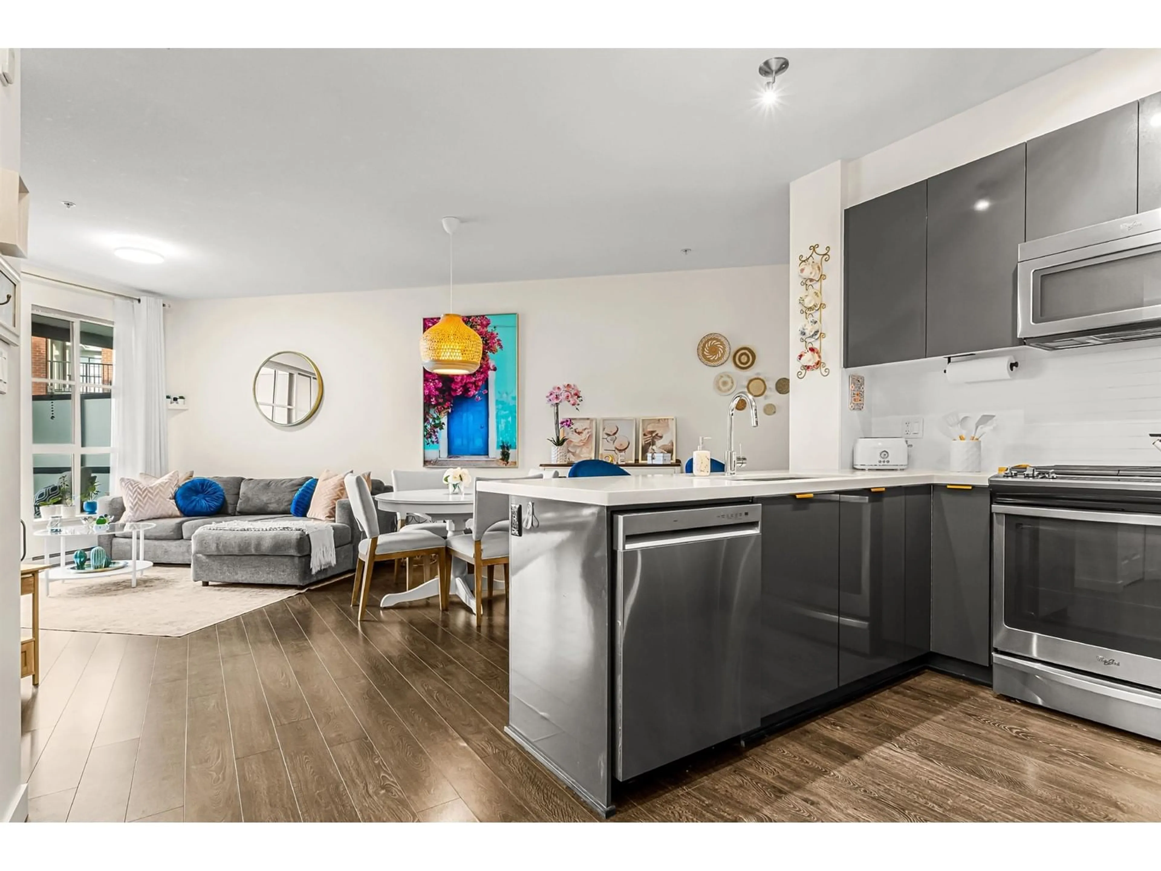 Open concept kitchen, unknown for 232 - 15168 33, Surrey British Columbia V3Z0N7