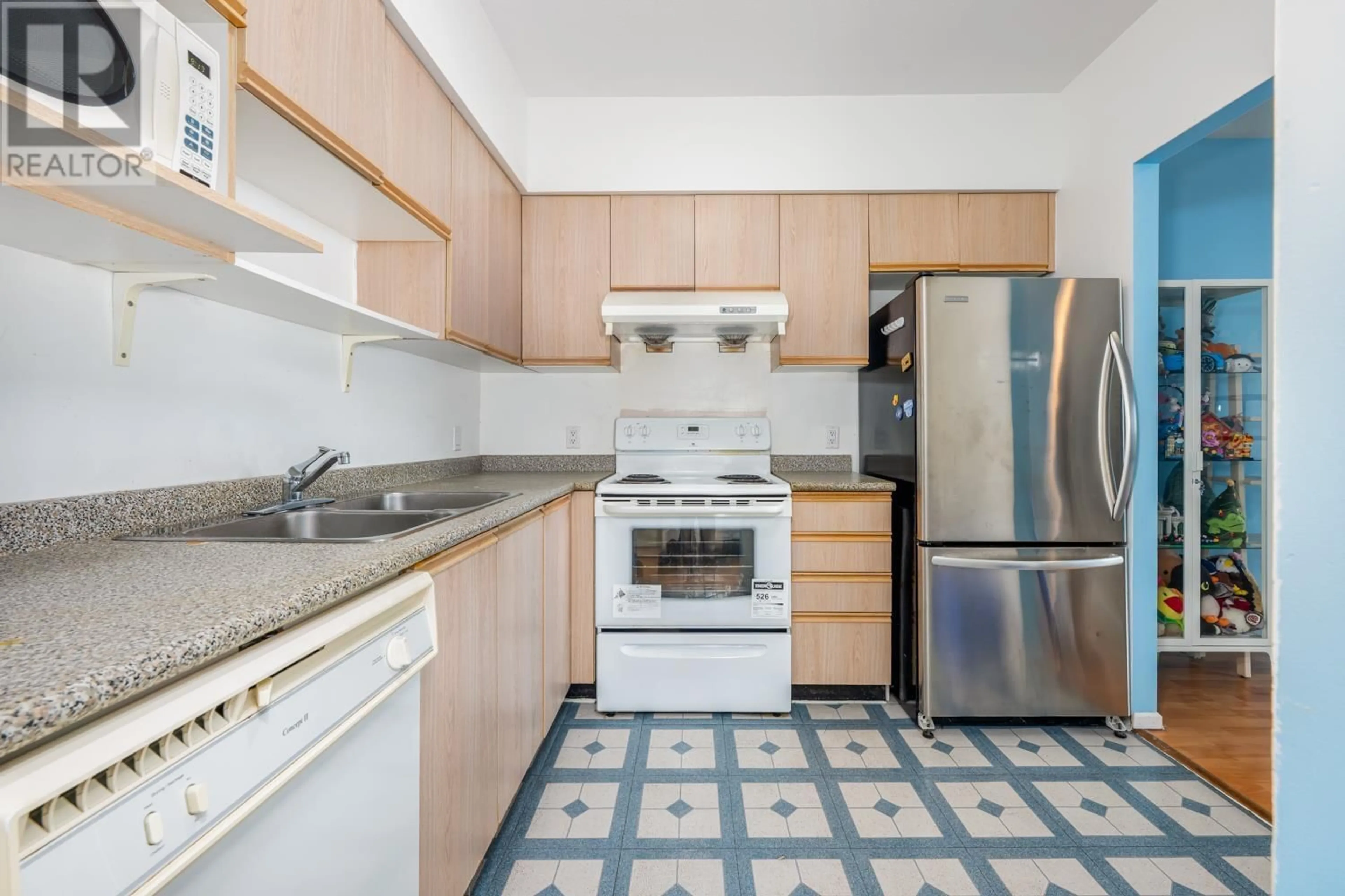 Standard kitchen, ceramic/tile floor for 808 - 8871 LANSDOWNE ROAD, Richmond British Columbia V6X3X8