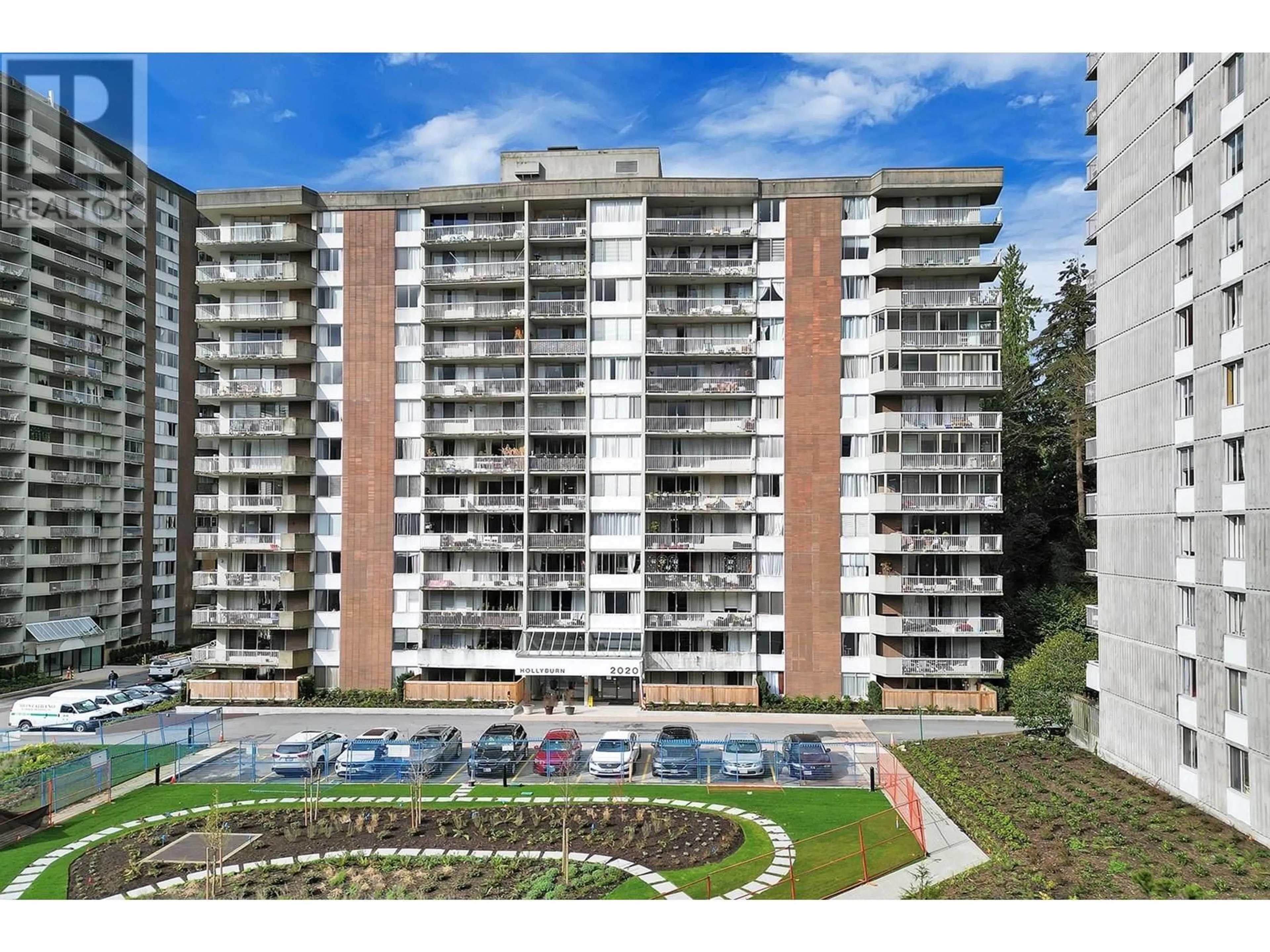 A pic from outside/outdoor area/front of a property/back of a property/a pic from drone, unknown for 1006 - 2020 FULLERTON AVENUE, North Vancouver British Columbia V7P3G3