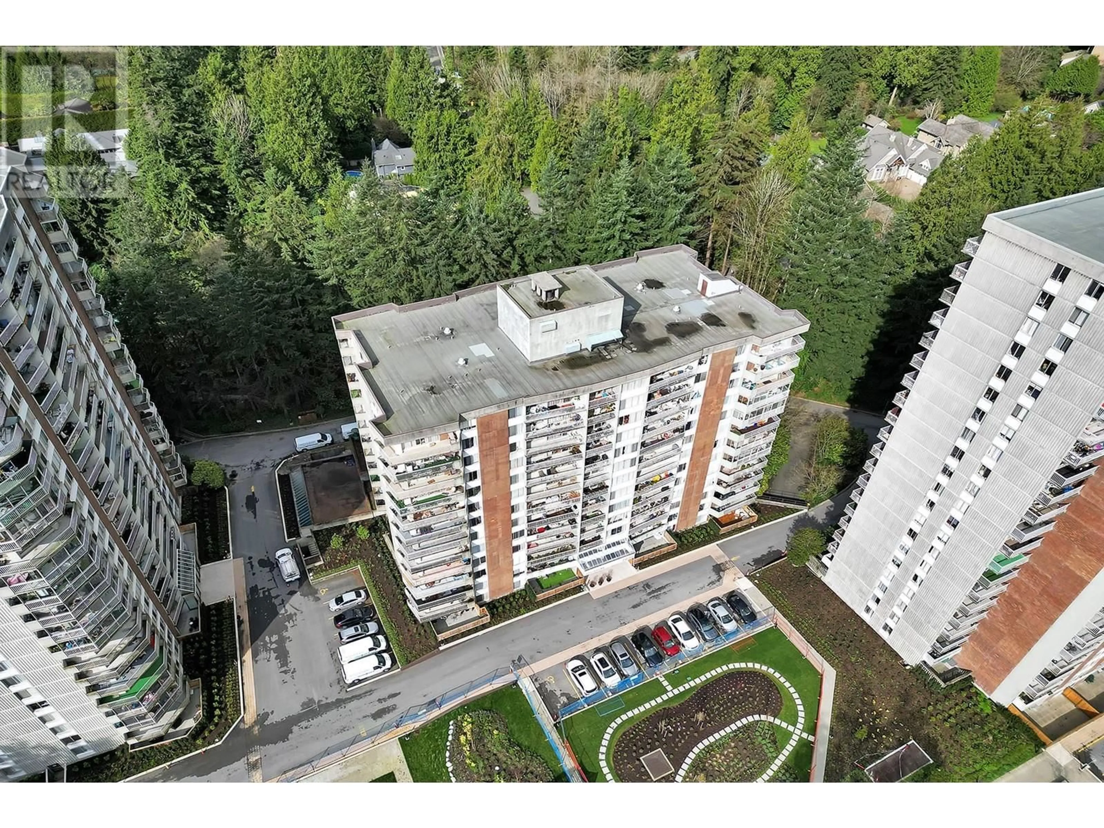 A pic from outside/outdoor area/front of a property/back of a property/a pic from drone, unknown for 1006 - 2020 FULLERTON AVENUE, North Vancouver British Columbia V7P3G3
