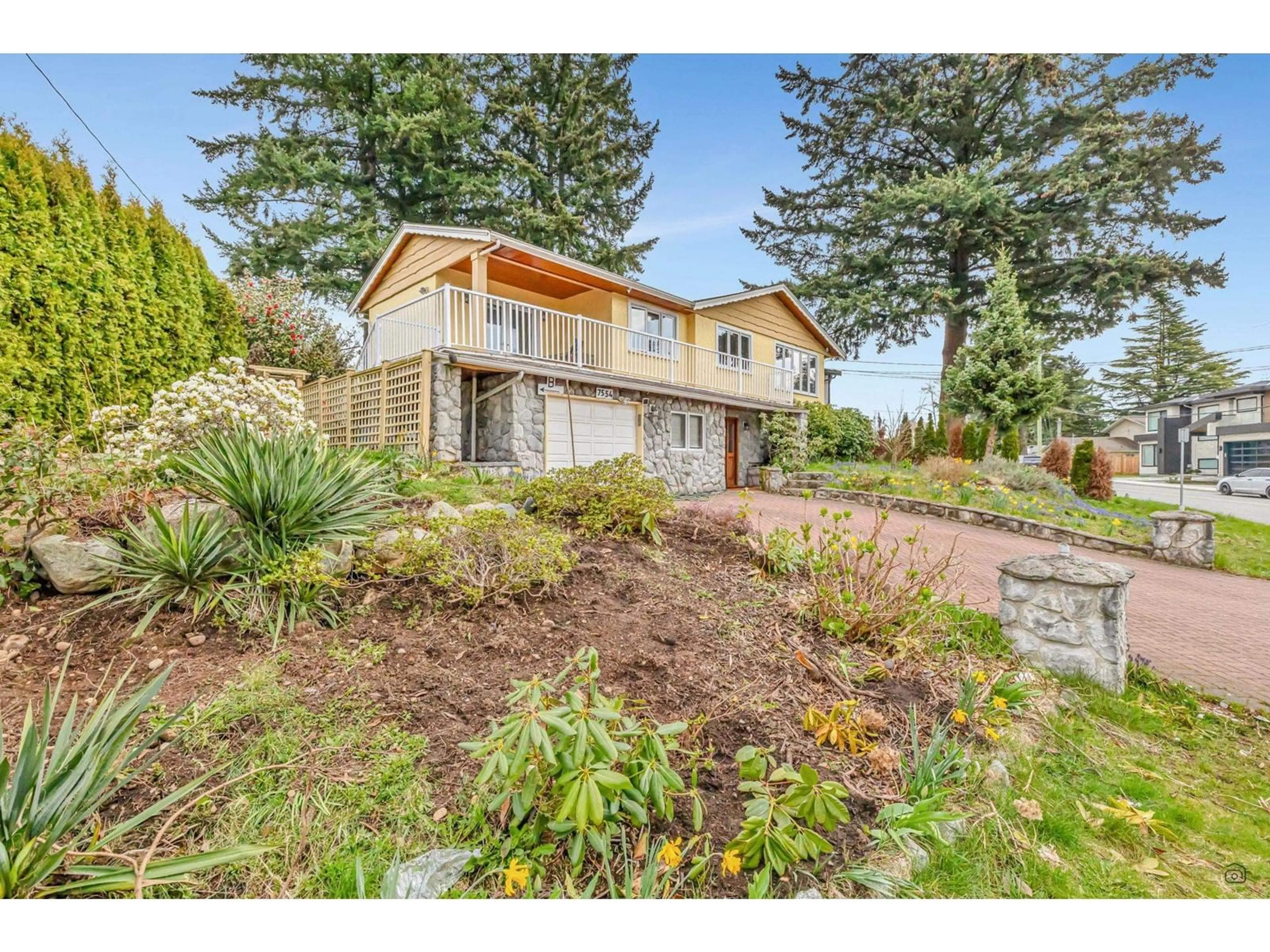 A pic from outside/outdoor area/front of a property/back of a property/a pic from drone, unknown for 7554 FILEY, Delta British Columbia V4C6W4