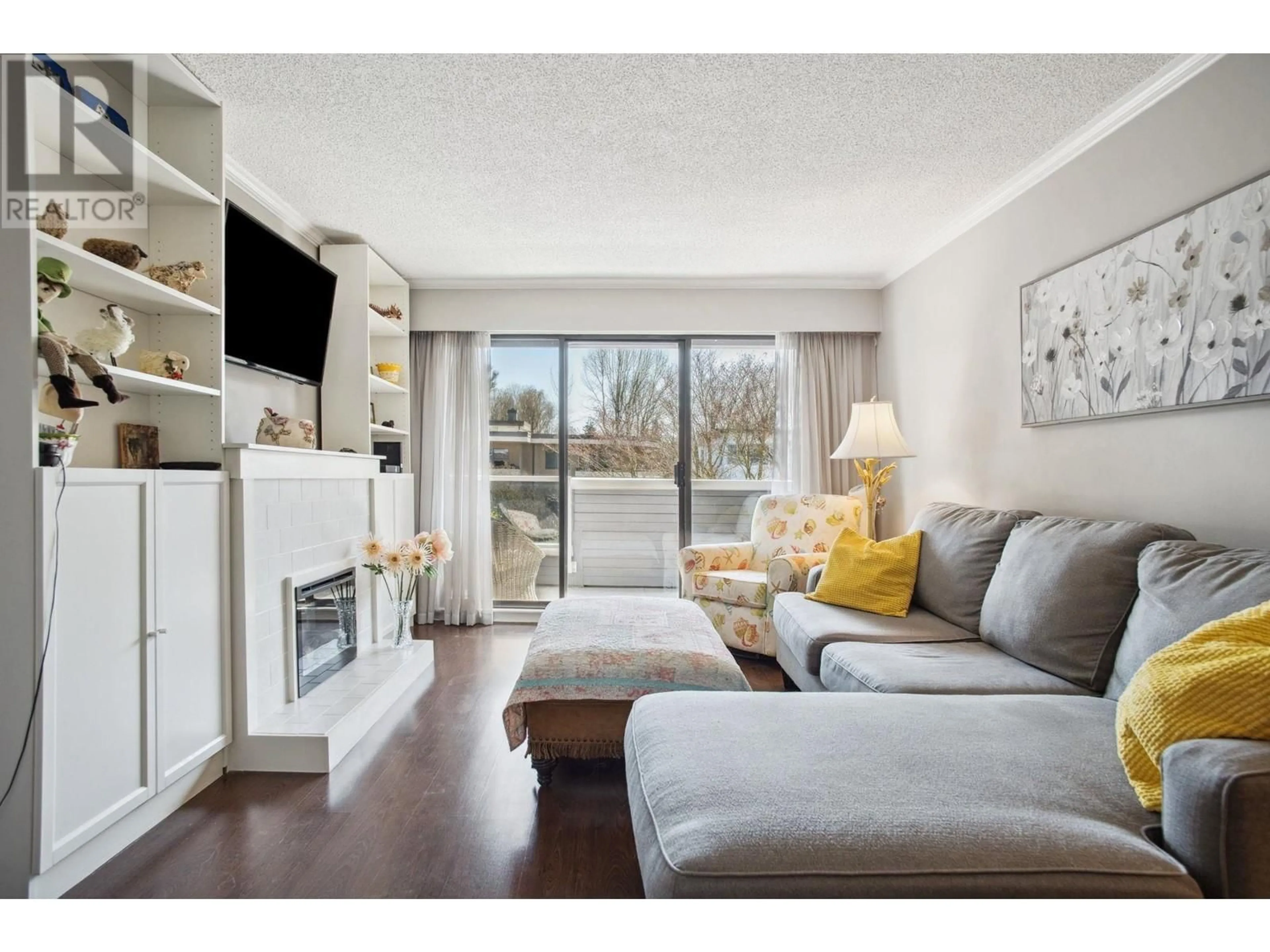 Living room with furniture, wood/laminate floor for 305 - 2885 SPRUCE STREET, Vancouver British Columbia V6H2R4