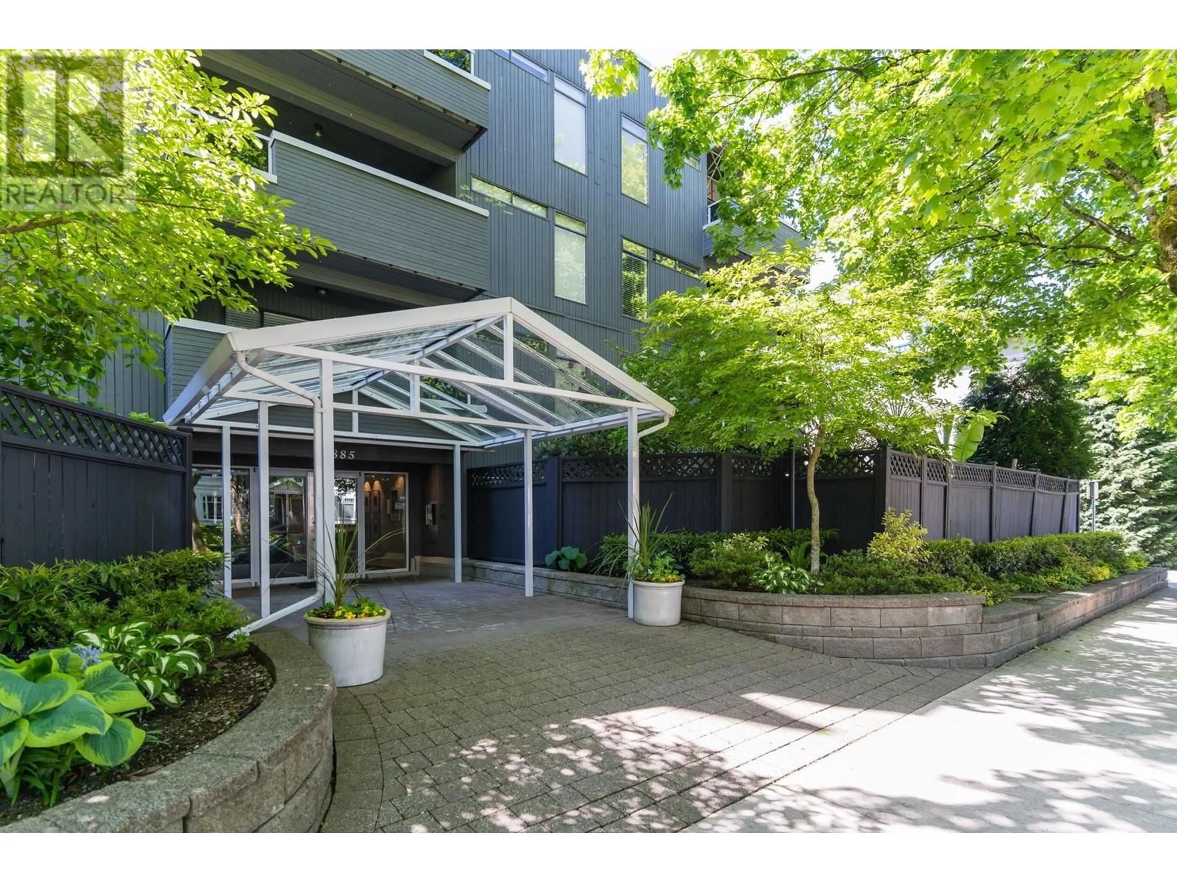Indoor foyer for 305 - 2885 SPRUCE STREET, Vancouver British Columbia V6H2R4