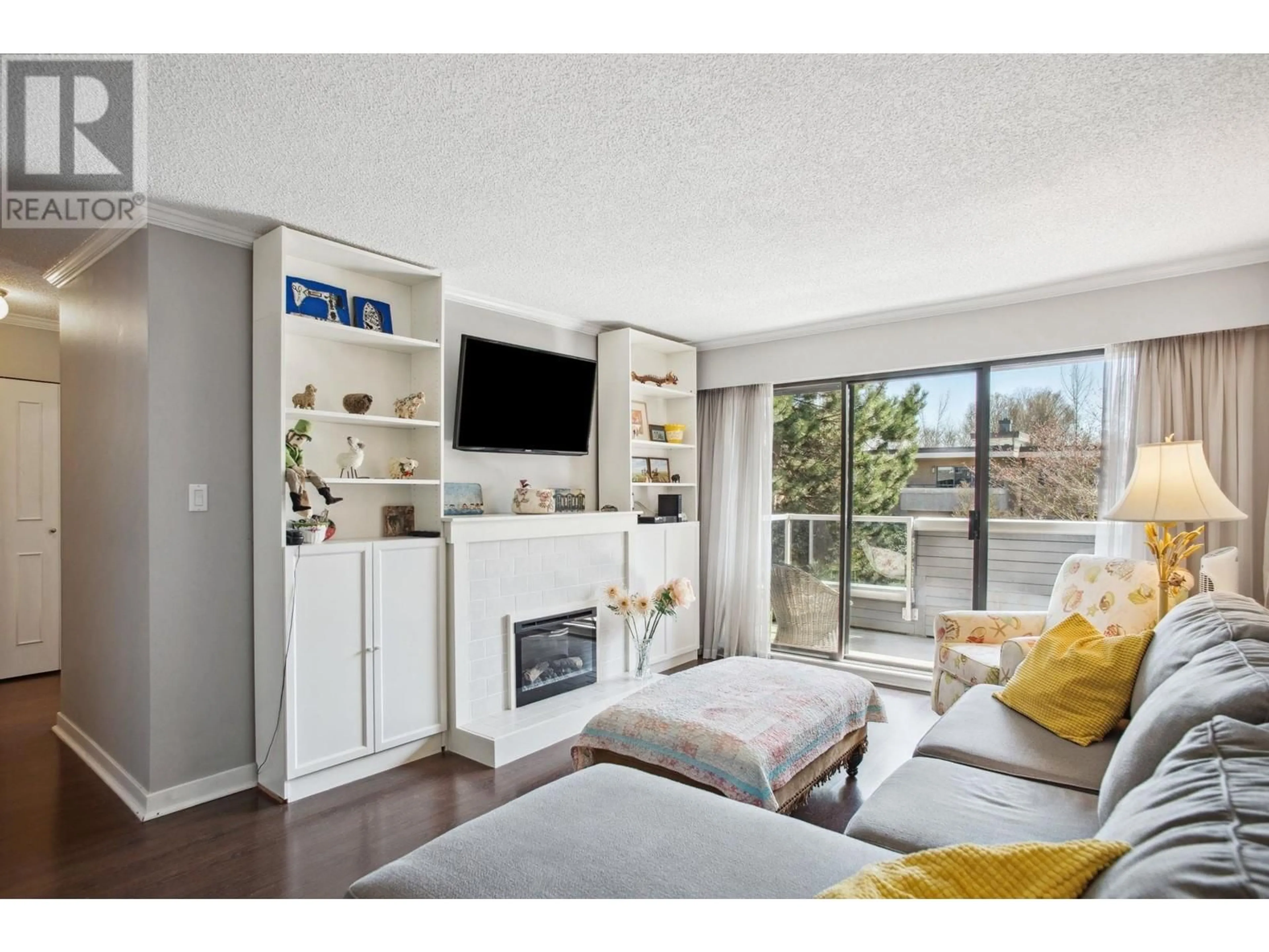 Living room with furniture, wood/laminate floor for 305 - 2885 SPRUCE STREET, Vancouver British Columbia V6H2R4