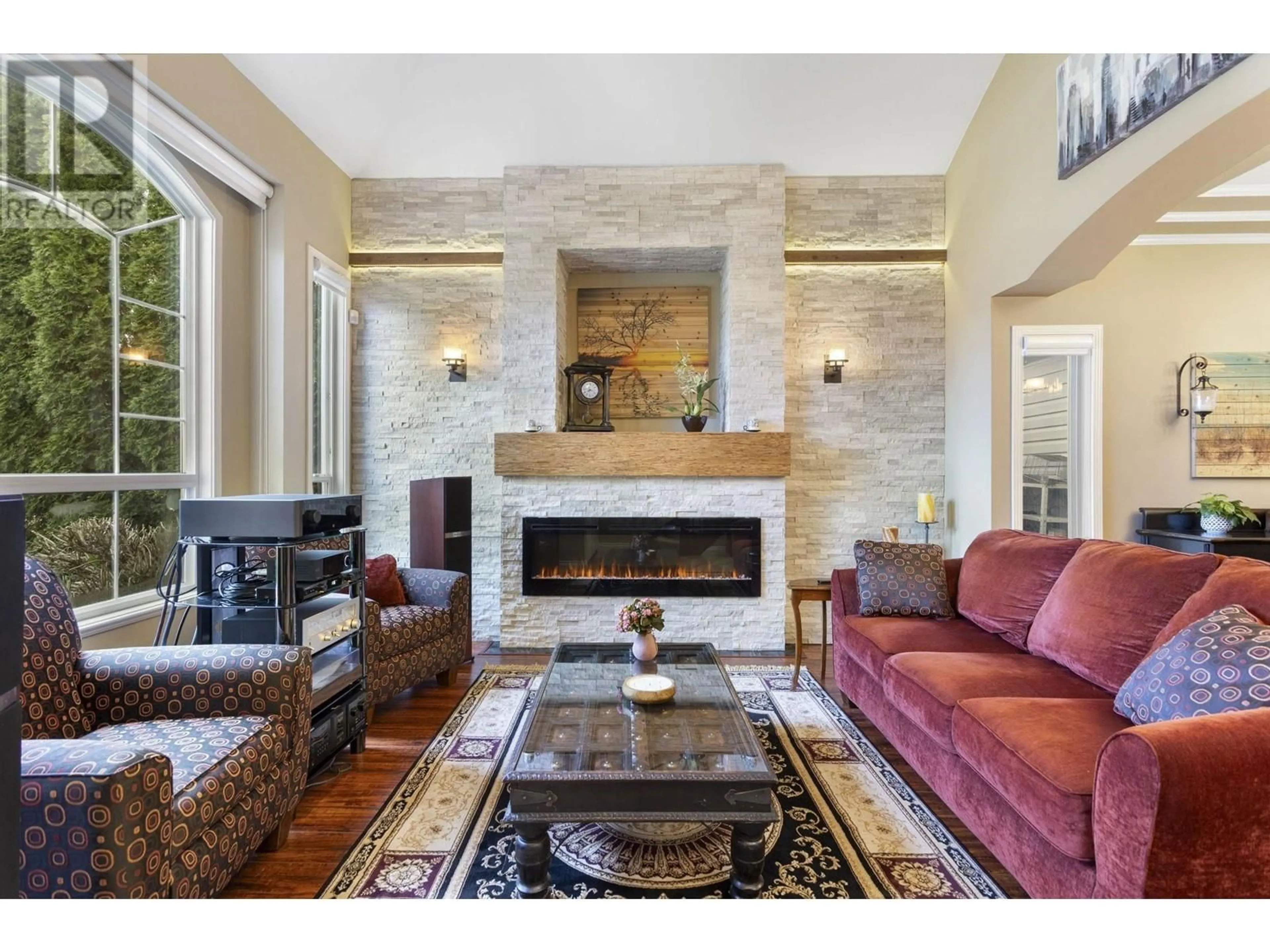 Living room with furniture, ceramic/tile floor for 178 SPAGNOL STREET, New Westminster British Columbia V3M6T6