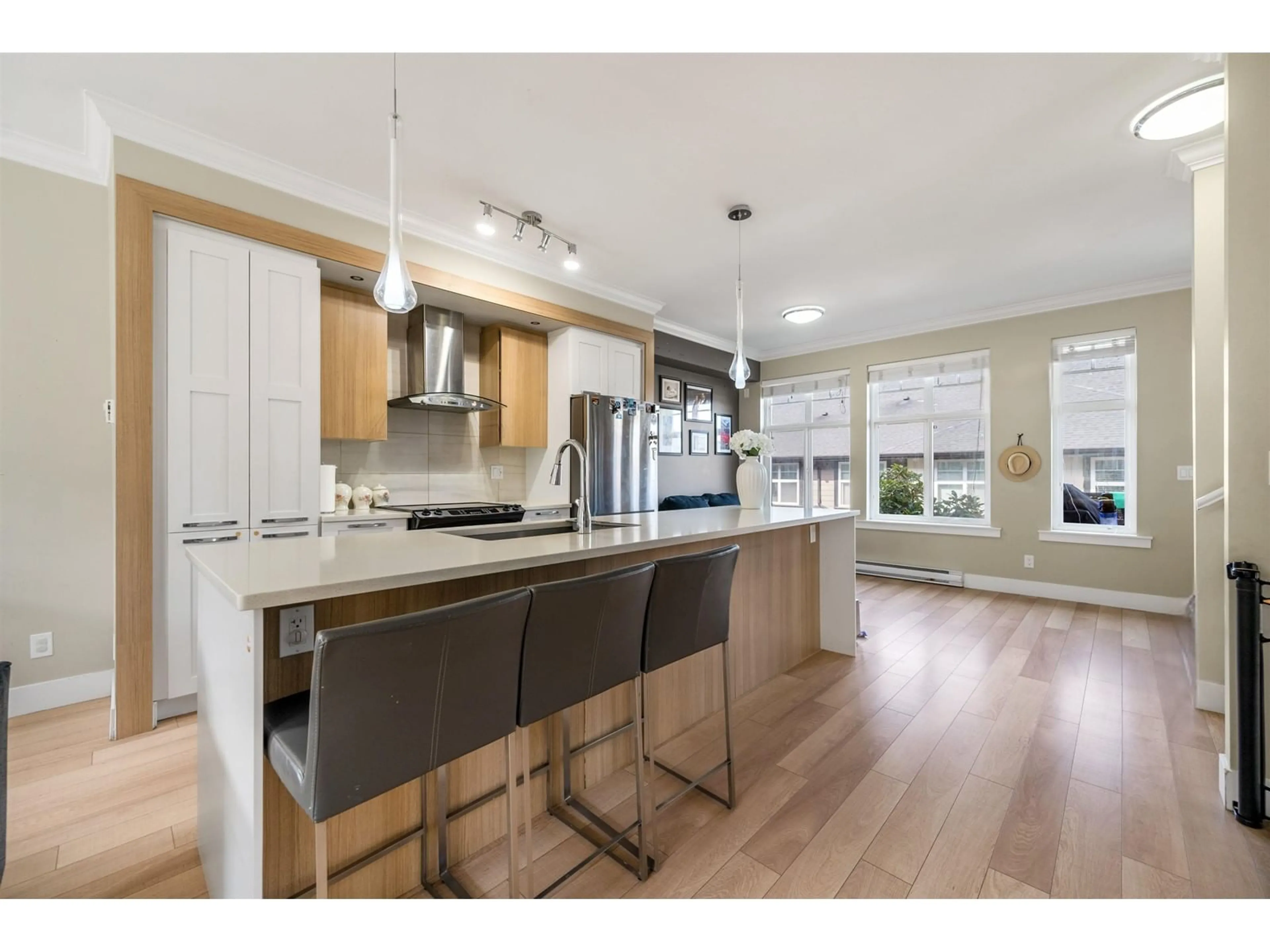 Open concept kitchen, unknown for 68 - 6350 142, Surrey British Columbia V3X1B8