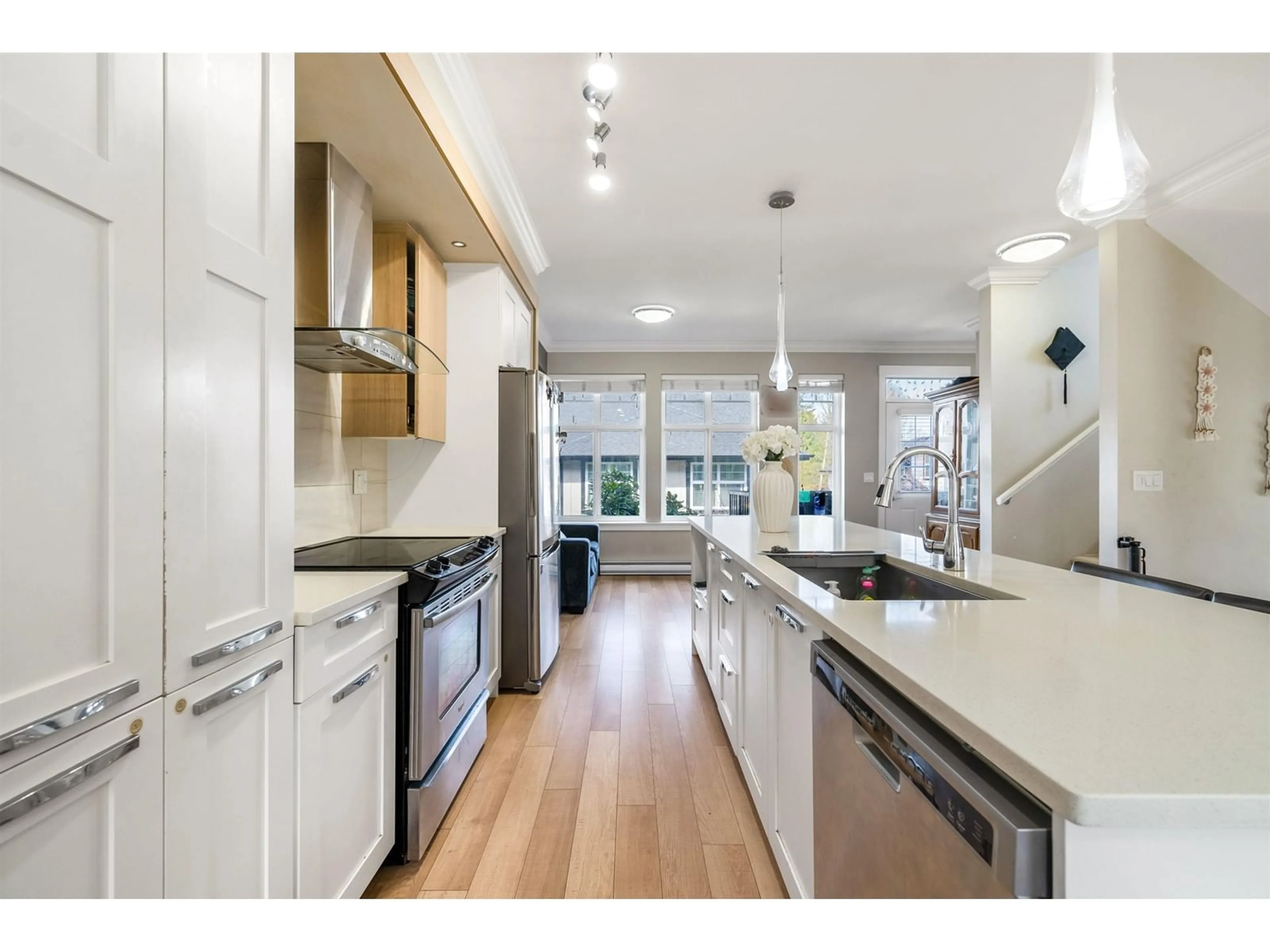 Open concept kitchen, unknown for 68 - 6350 142, Surrey British Columbia V3X1B8