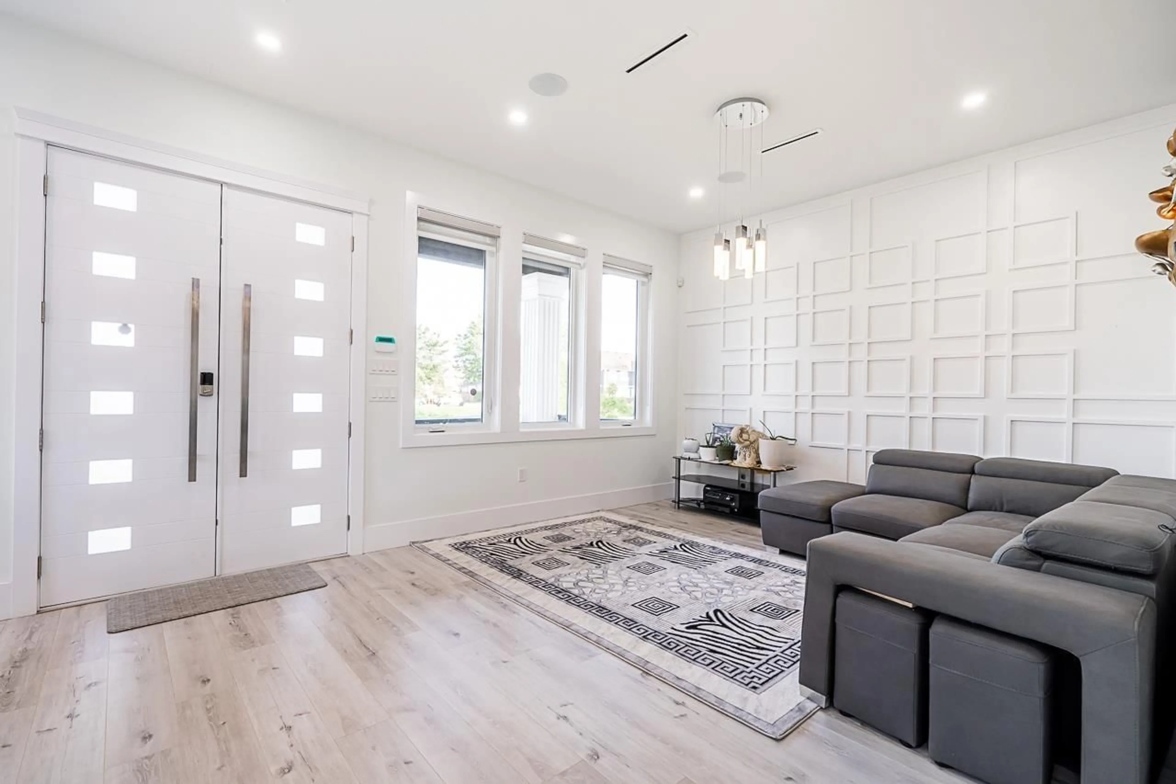 Indoor entryway for 7079 194A, Surrey British Columbia V4N1N2