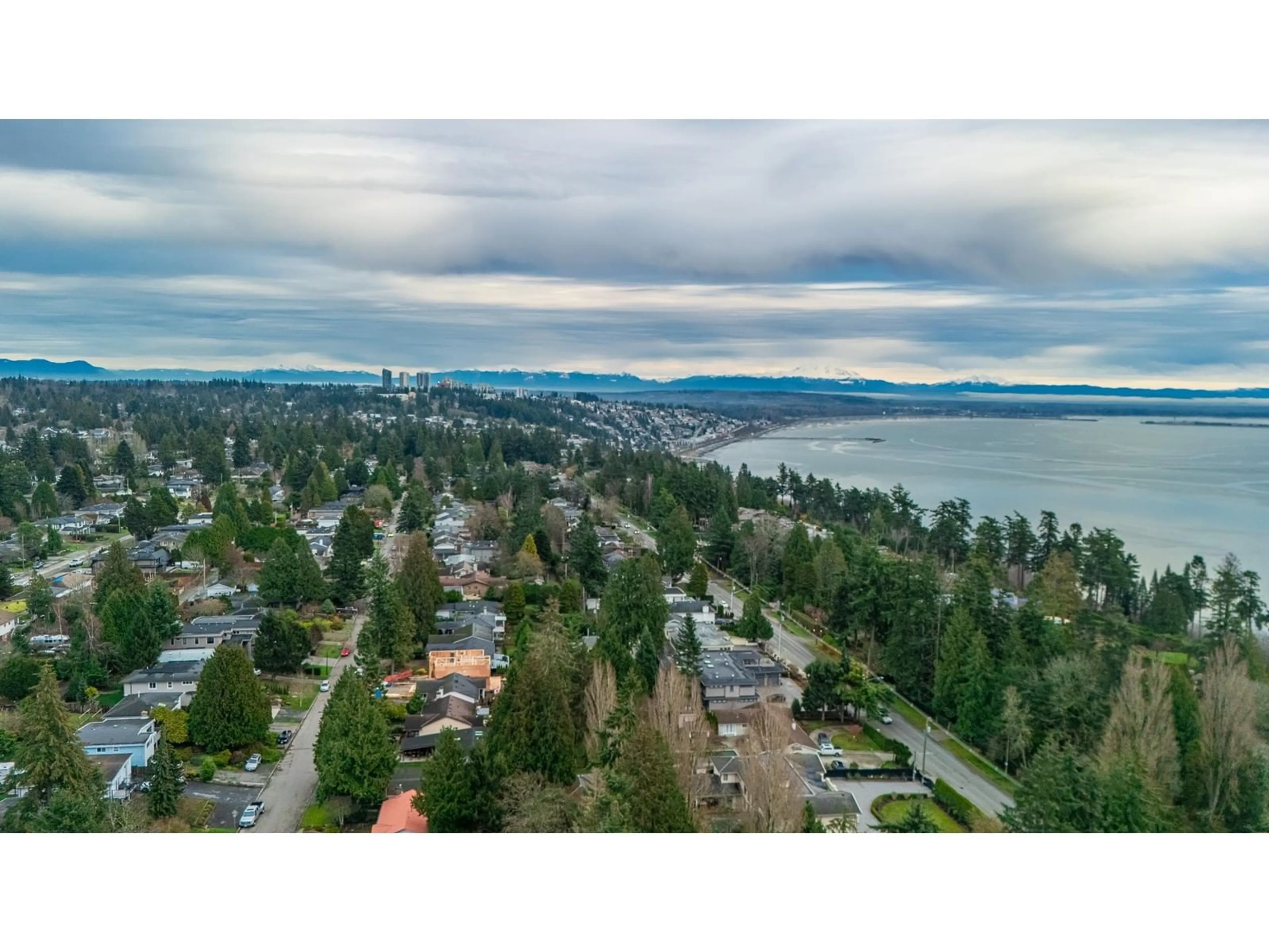 A pic from outside/outdoor area/front of a property/back of a property/a pic from drone, water/lake/river/ocean view for 13600 BLACKBURN, White Rock British Columbia V4B2Y8