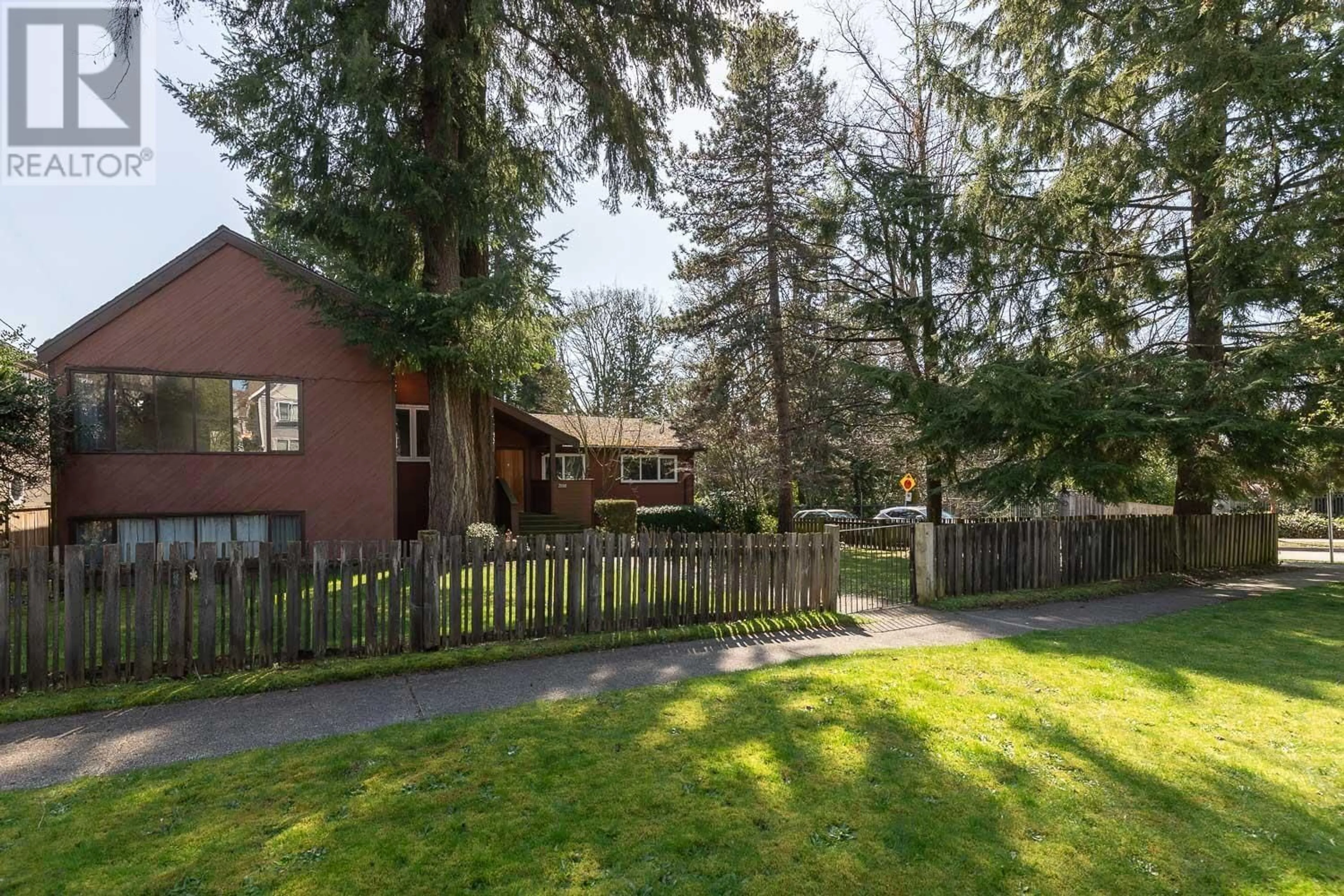 Patio, street for 3186 42ND AVENUE, Vancouver British Columbia V6N3H2