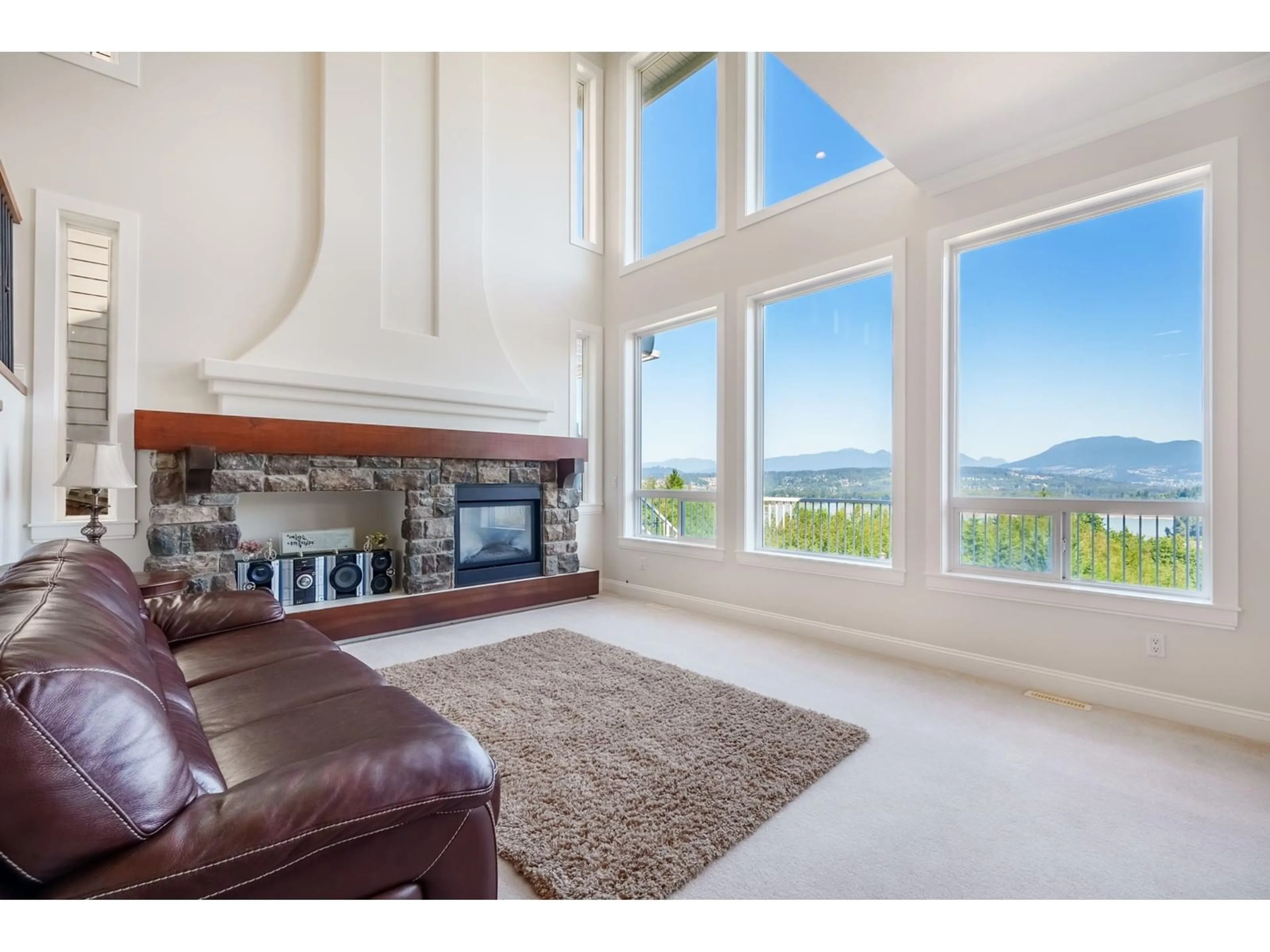 Living room with furniture, ceramic/tile floor for 11397 154A, Surrey British Columbia V3R2V7
