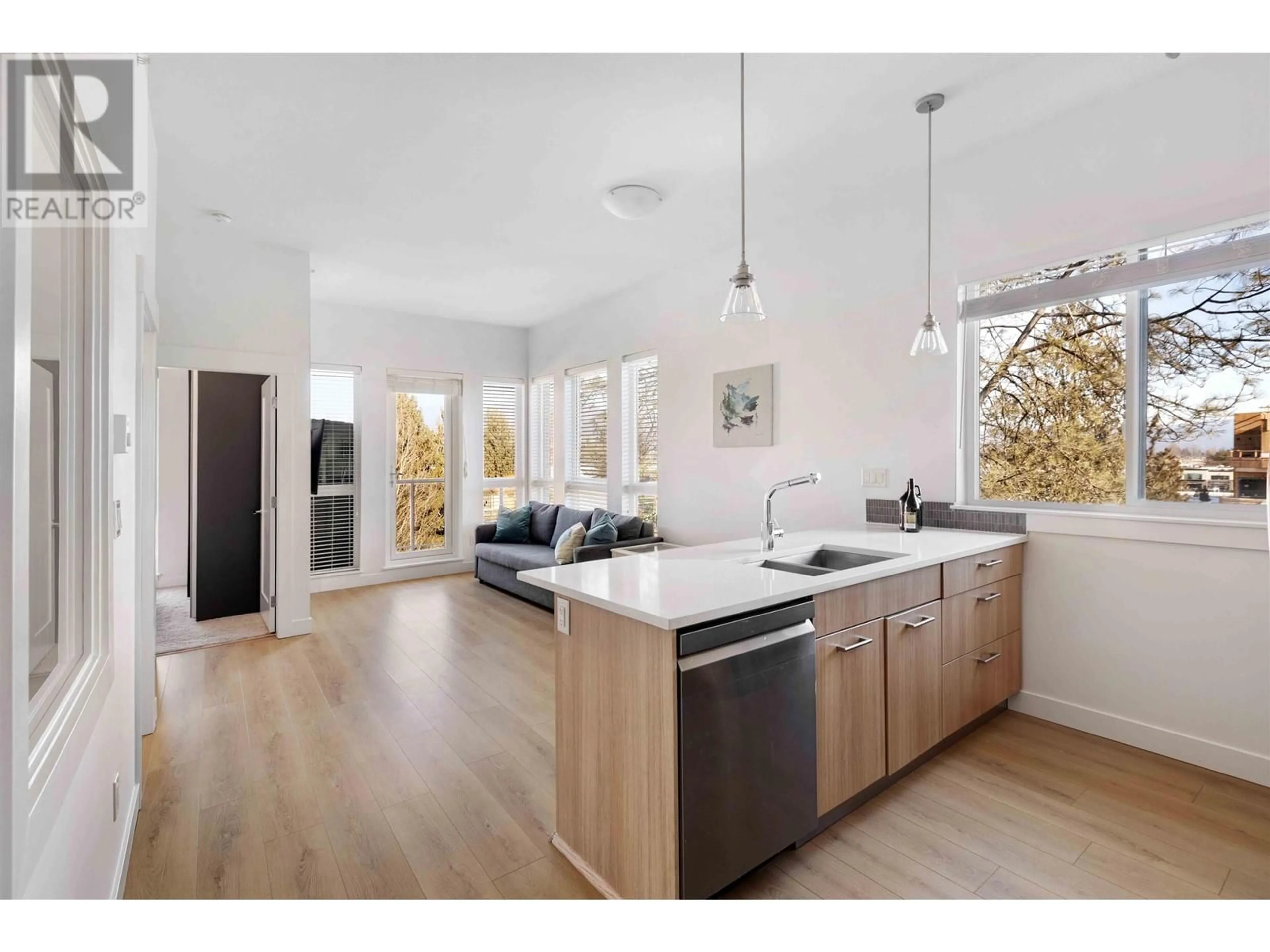 Open concept kitchen, wood/laminate floor for 505 - 2214 KELLY AVENUE, Port Coquitlam British Columbia V3C0E5