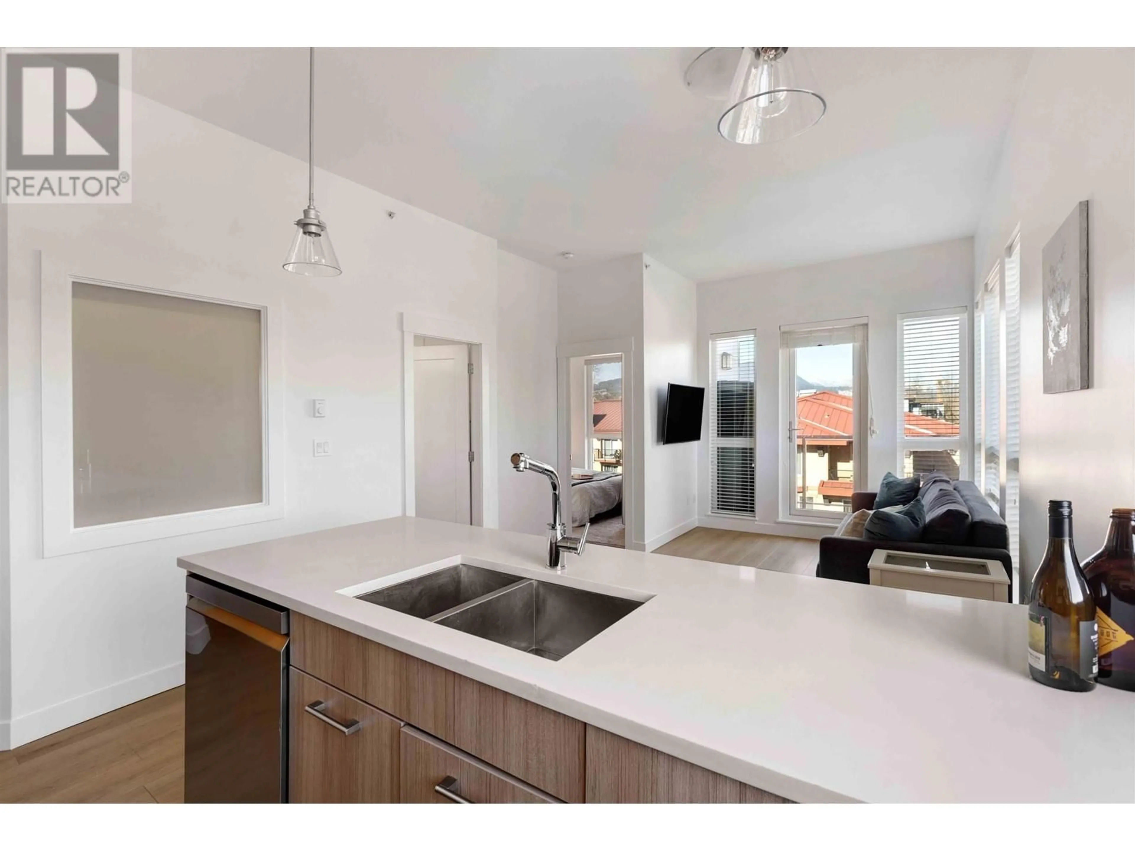 Open concept kitchen, ceramic/tile floor for 505 - 2214 KELLY AVENUE, Port Coquitlam British Columbia V3C0E5