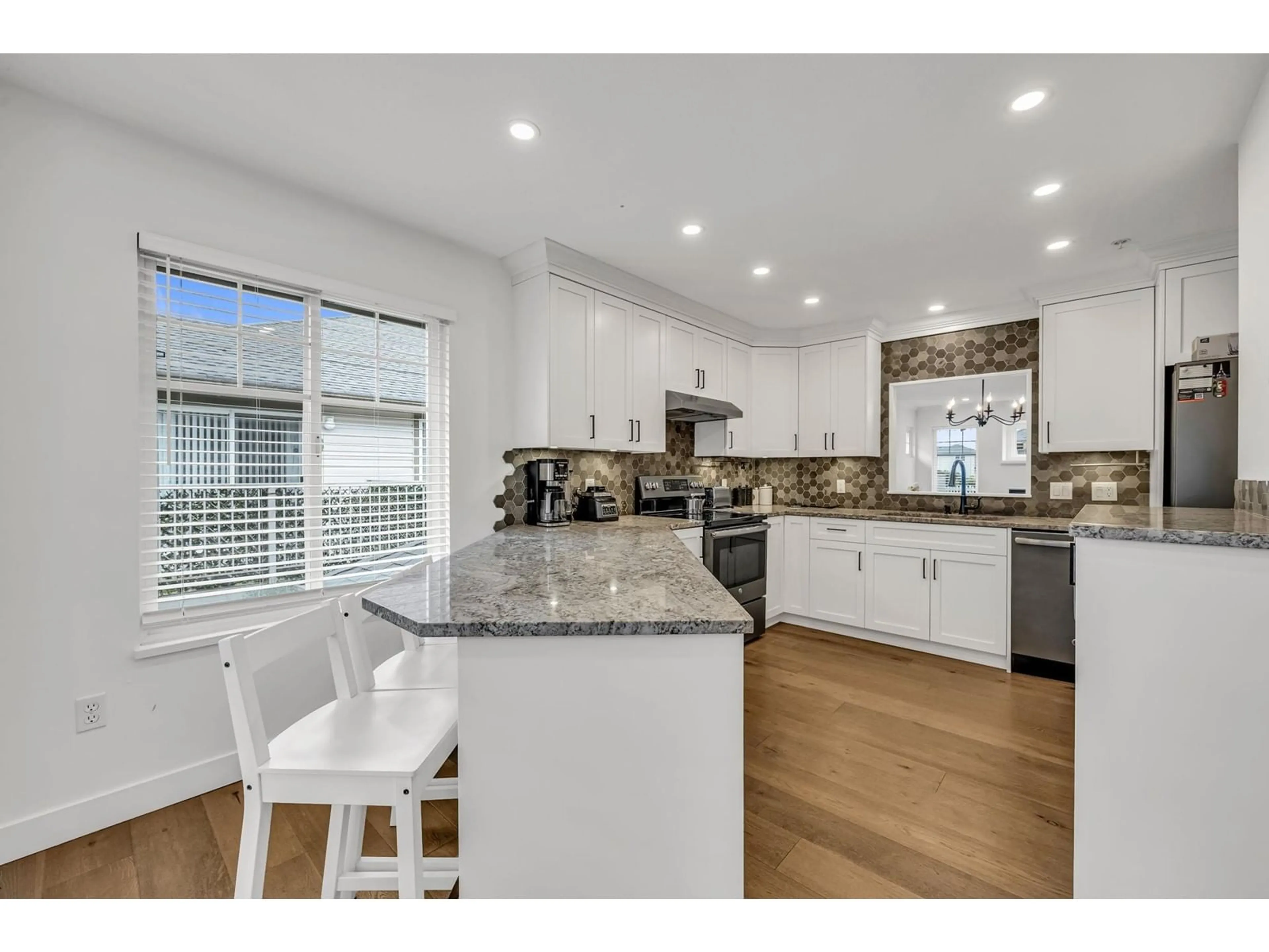 Open concept kitchen, unknown for 18 - 20222 96, Langley British Columbia V1M3C3