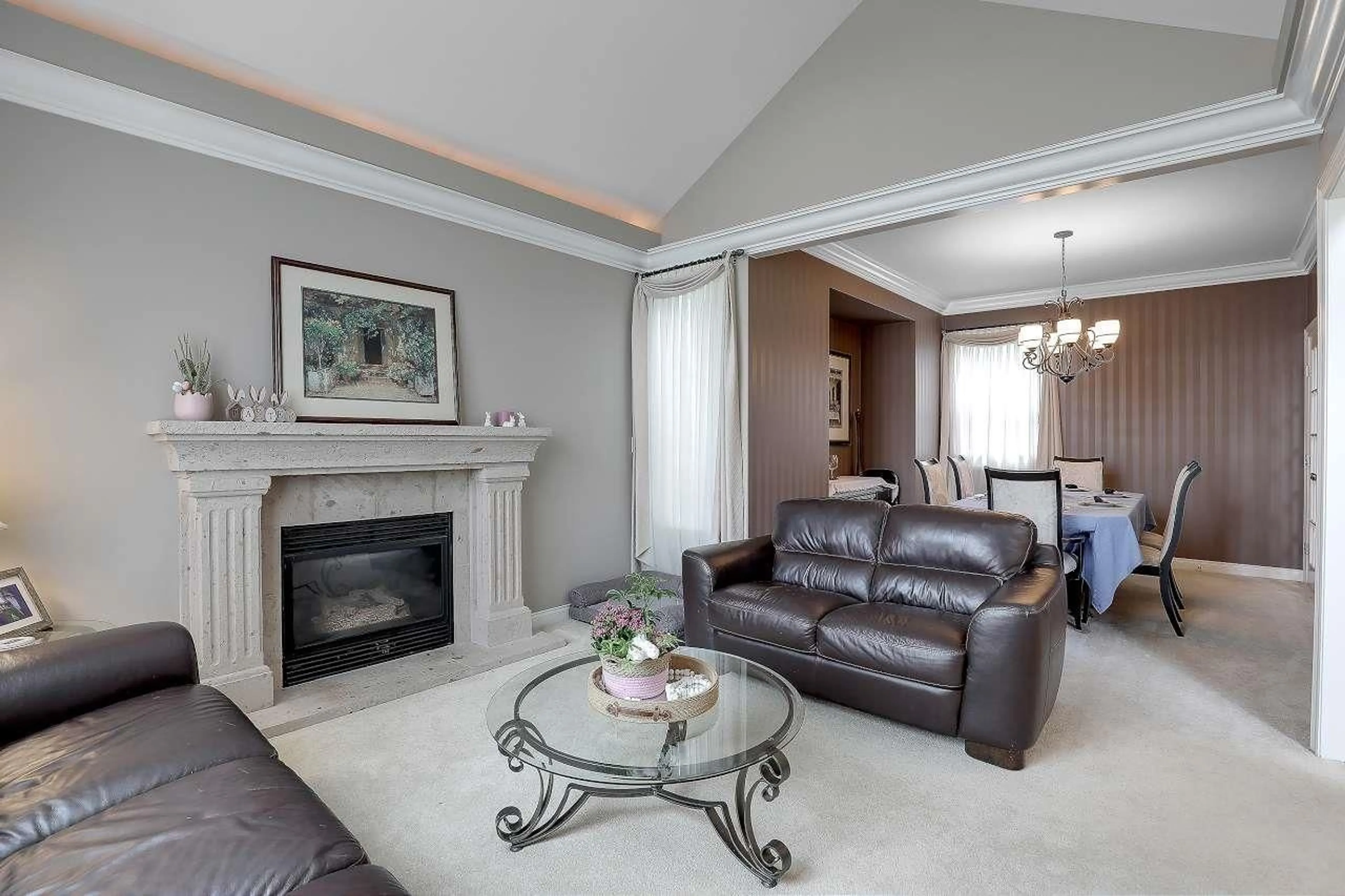 Living room with furniture, ceramic/tile floor for 8095 170TH, Surrey British Columbia V4N4Y7