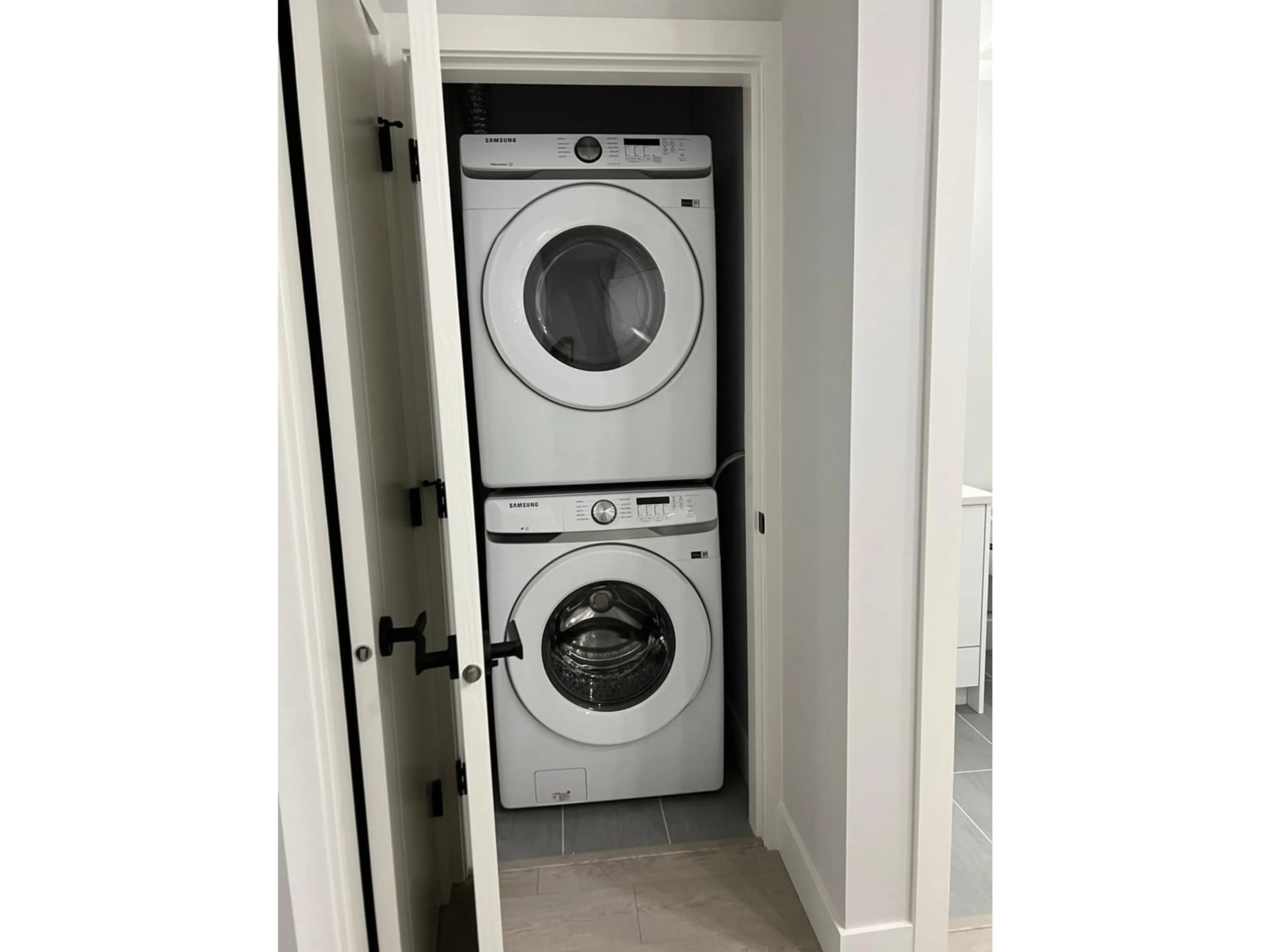 Laundry room for 322 - 20360 LOGAN, Langley British Columbia V3A0P5