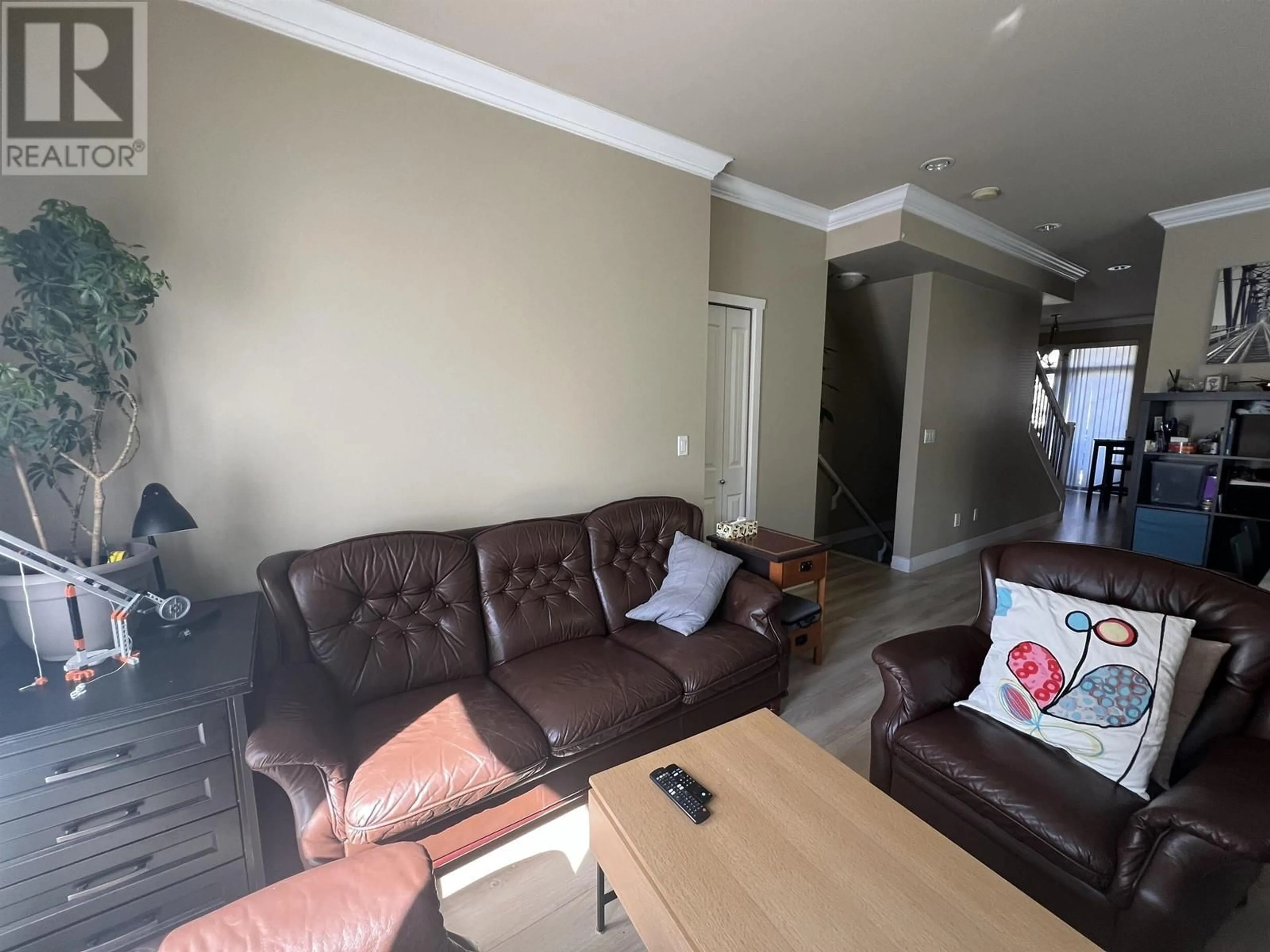 Living room with furniture, unknown for 15 - 9688 KEEFER AVENUE, Richmond British Columbia V6Y0B6