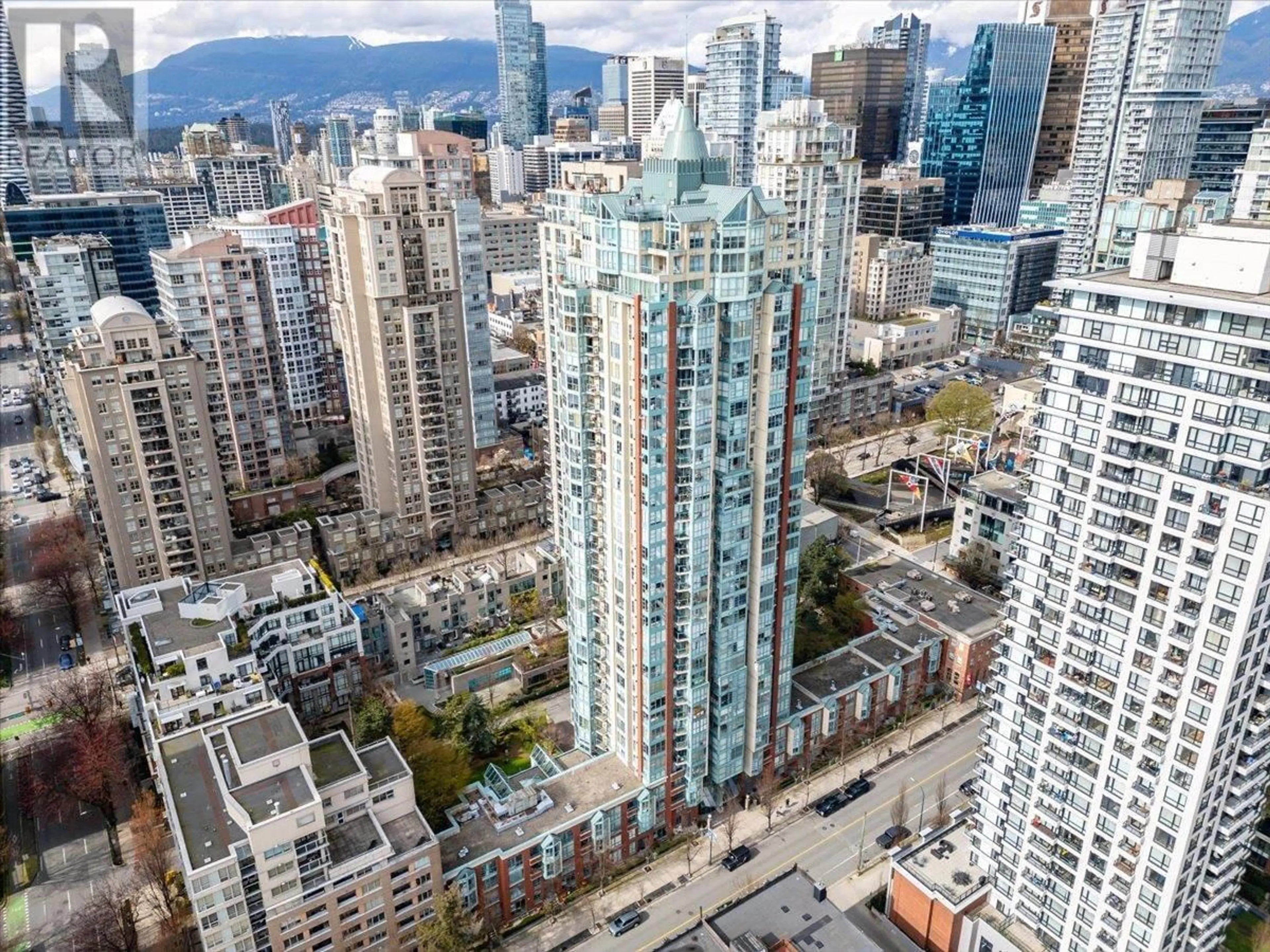 A pic from outside/outdoor area/front of a property/back of a property/a pic from drone, city buildings view from balcony for 1603 - 939 HOMER STREET, Vancouver British Columbia V6B2W6