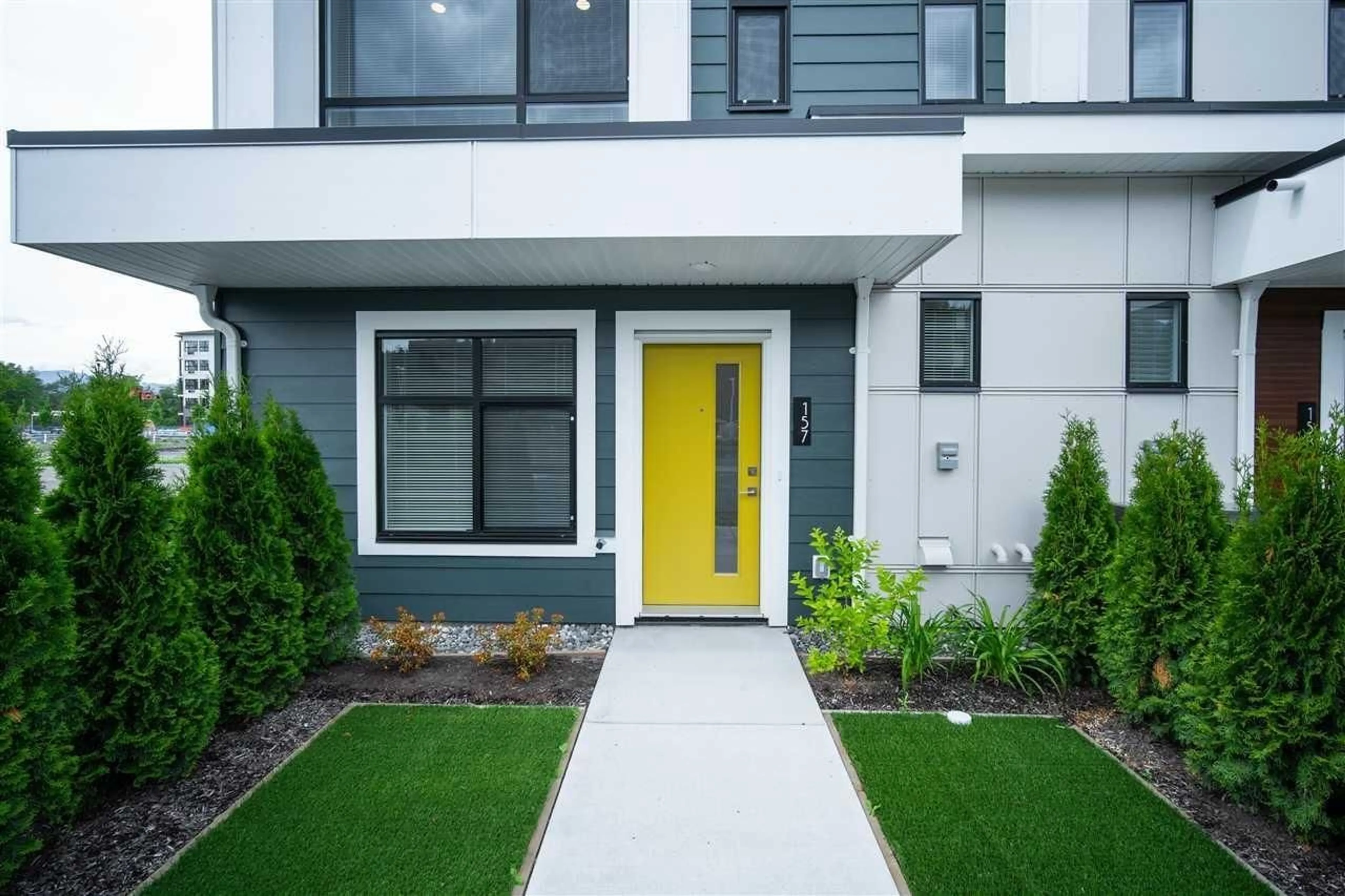 Home with vinyl exterior material, street for 222 - 46150 THOMAS ROAD, Chilliwack British Columbia V2R6B3