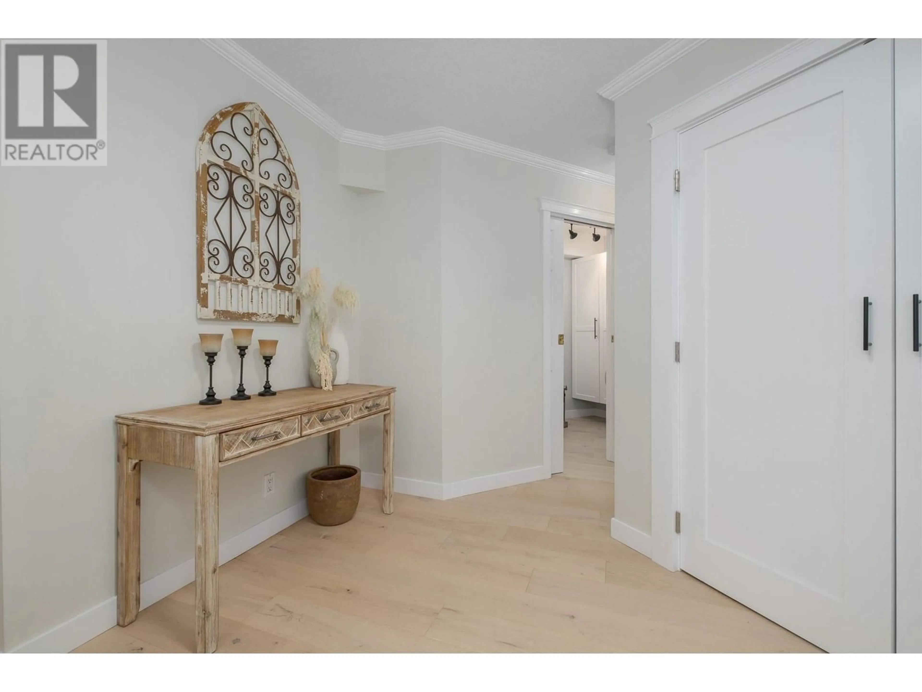 Indoor entryway for 588 IOCO ROAD, Port Moody British Columbia V3H2W2